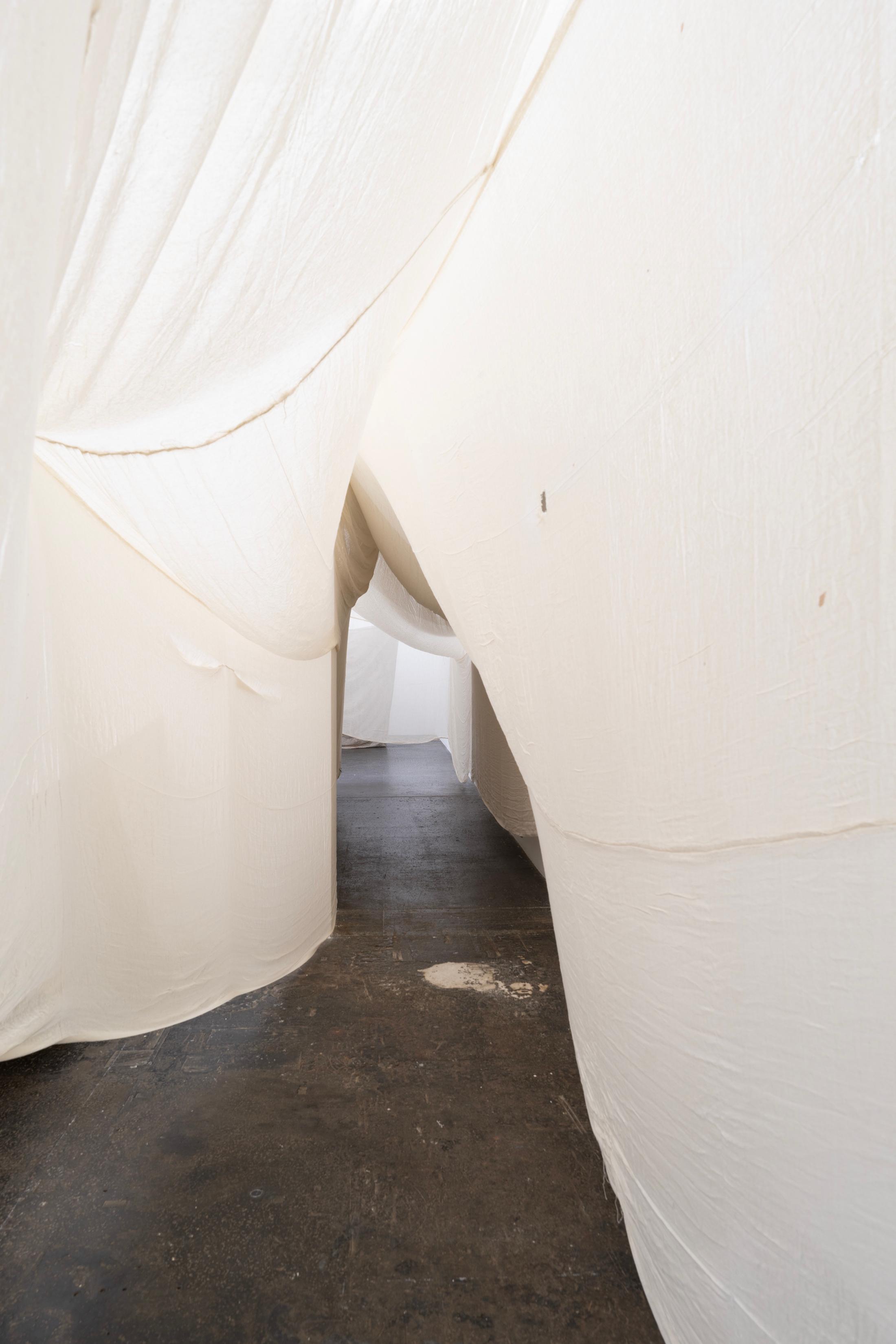 Reto Pulfer, Tunnel, detail, 2024 / Photo: Kunst Halle Sankt Gallen, E. Sommer / Courtesy: the artist and Hollybush Gardens, London