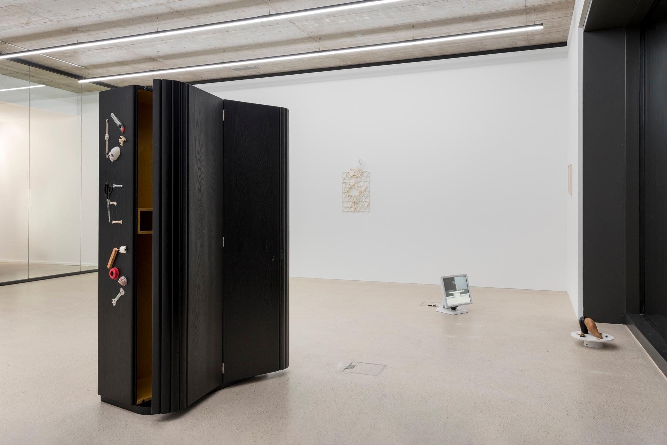 Exhibition View Group Show «Seriously, yes» at Windhager von Kaenel, Zug, Switzerland 2024 / Photo: Oliver Kümmerli / Courtesy: the artists and Windhager von Kaenel