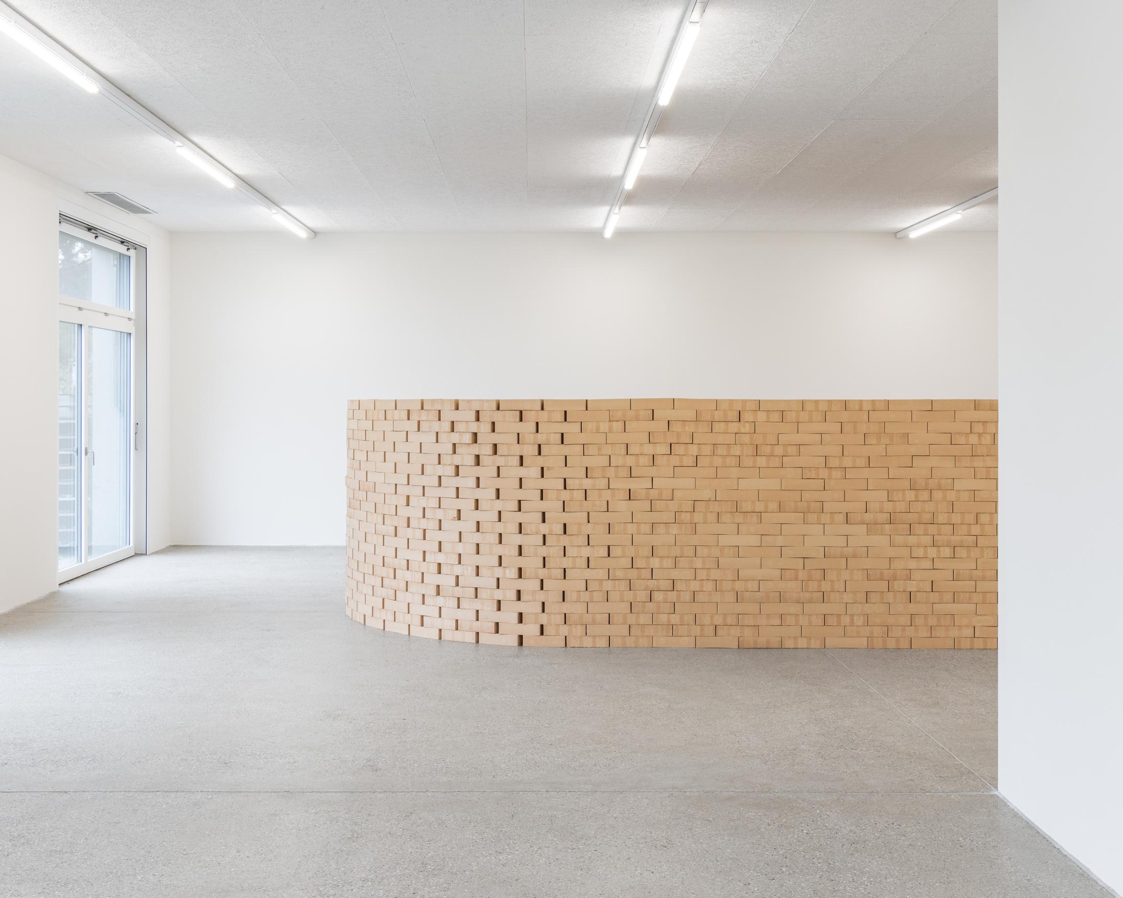 Exhibiton View Solo Show Shirin Yousefi «BAZM» at CALM – Centre d’Art La Meute, Lausanne, 2024 / Photo: Théo Dufloo / Courtesy: the artist and CALM – Centre d’Art La Meute