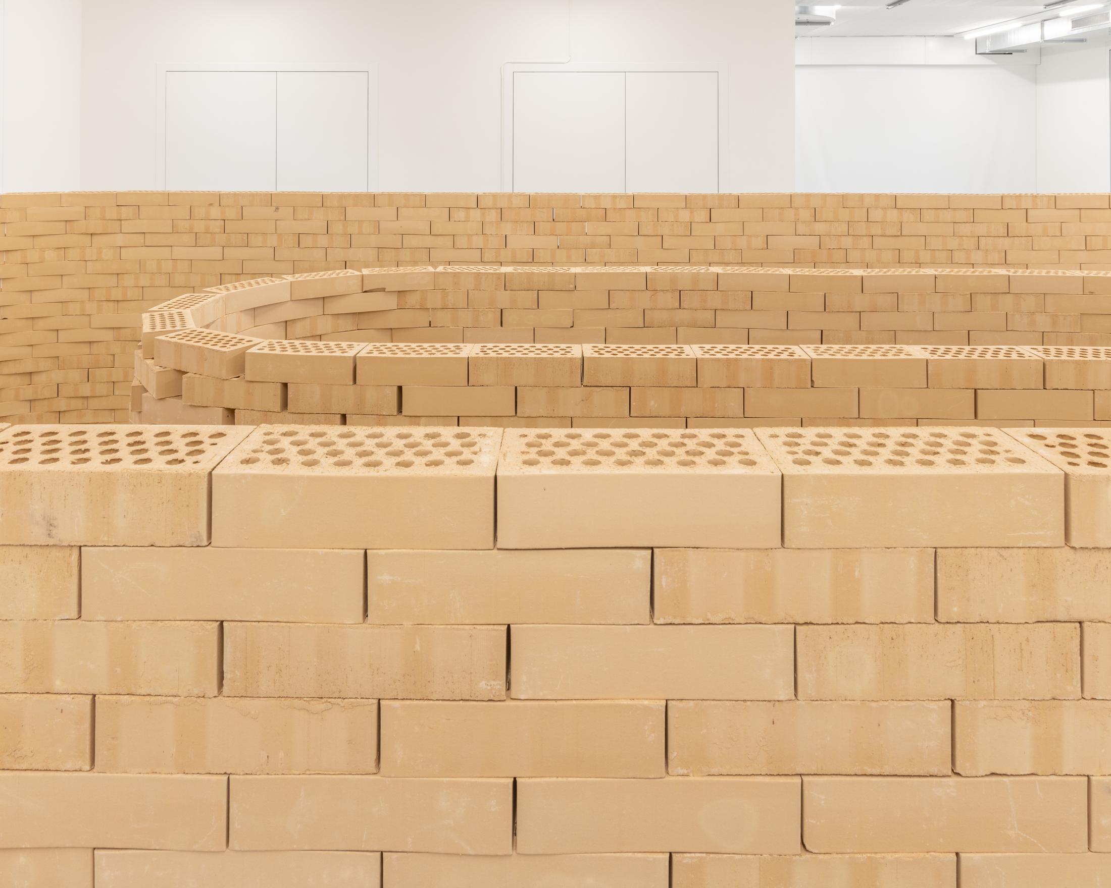 Exhibiton View Solo Show Shirin Yousefi «BAZM; view on BAZM (wall), 2024, detail» at CALM – Centre d’Art La Meute, Lausanne, 2024 / Photo: Théo Dufloo / Courtesy: the artist and CALM – Centre d’Art La Meute