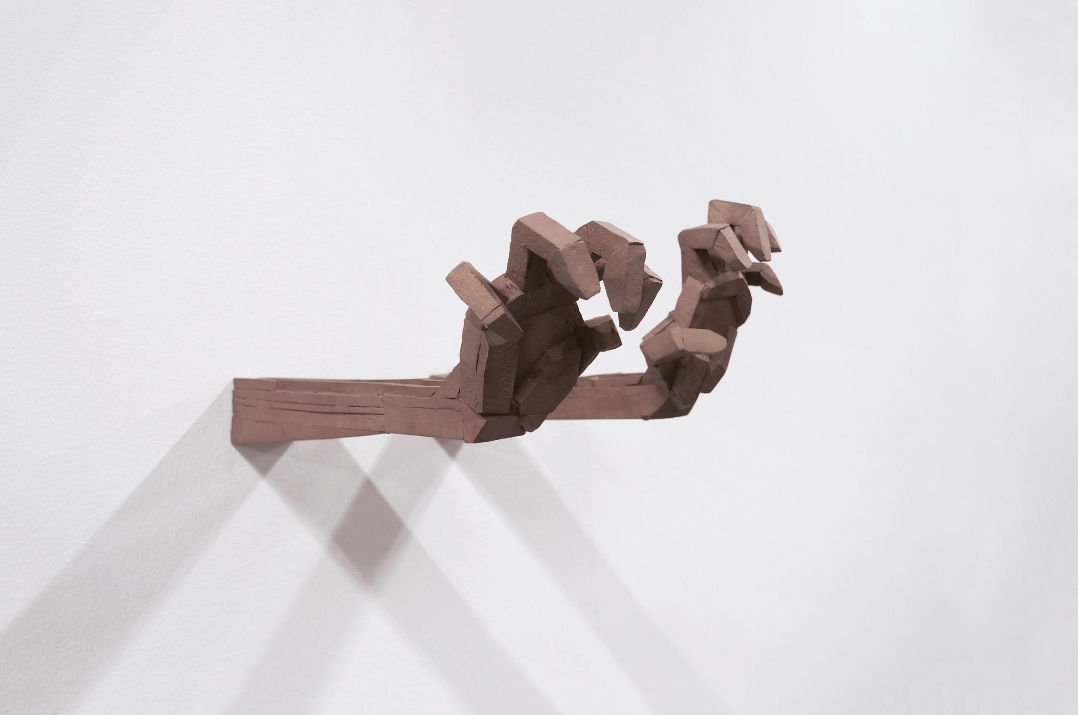 Exhibition View Solo Show Sofía Durrieu «NN –|– ME ; view on Thermometer of Passions / To Want and to Want (Claws), 2024, Red Bronze, 26,5 x 17,5 x 40 cm» at Altefabrik Rapperswil-Jona, Rapperswil, 2025 / Photo: Sebastian Schaub, Sofía Durrieu / Courtesy: the artist and Altefabrik Rapperswil-Jona