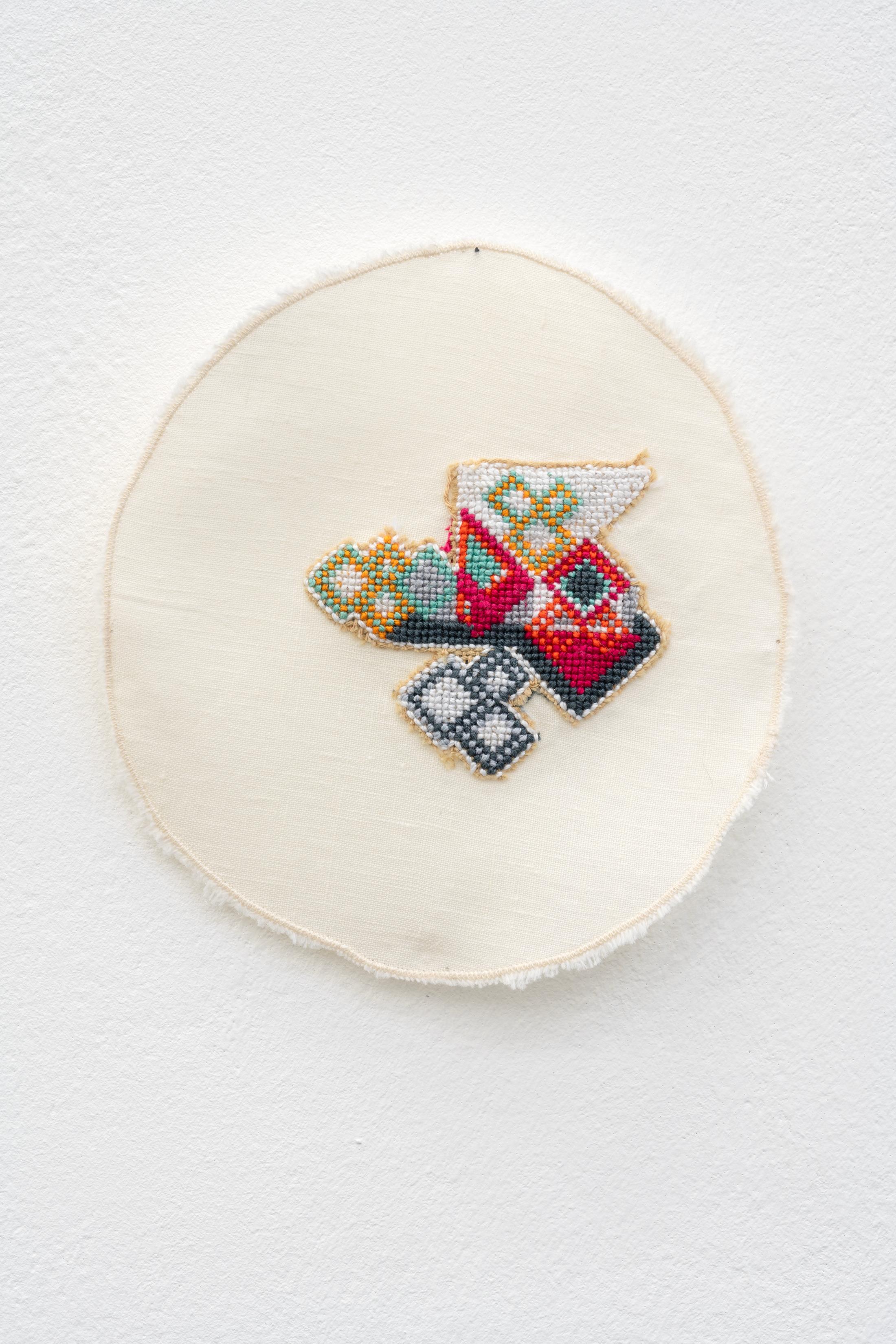 Exhibition View Double Show Majd Abdel Hamid «Resonances ; view on Resonances repetitions, 2024/25, Cotton thread on readymades, linen, cotton, etamine, various sizes» at Kunst Halle Sankt Gallen, St. Gallen, 2025 / Photo: E. Sommer / Courtesy: the artist and 16 Avril, Paris