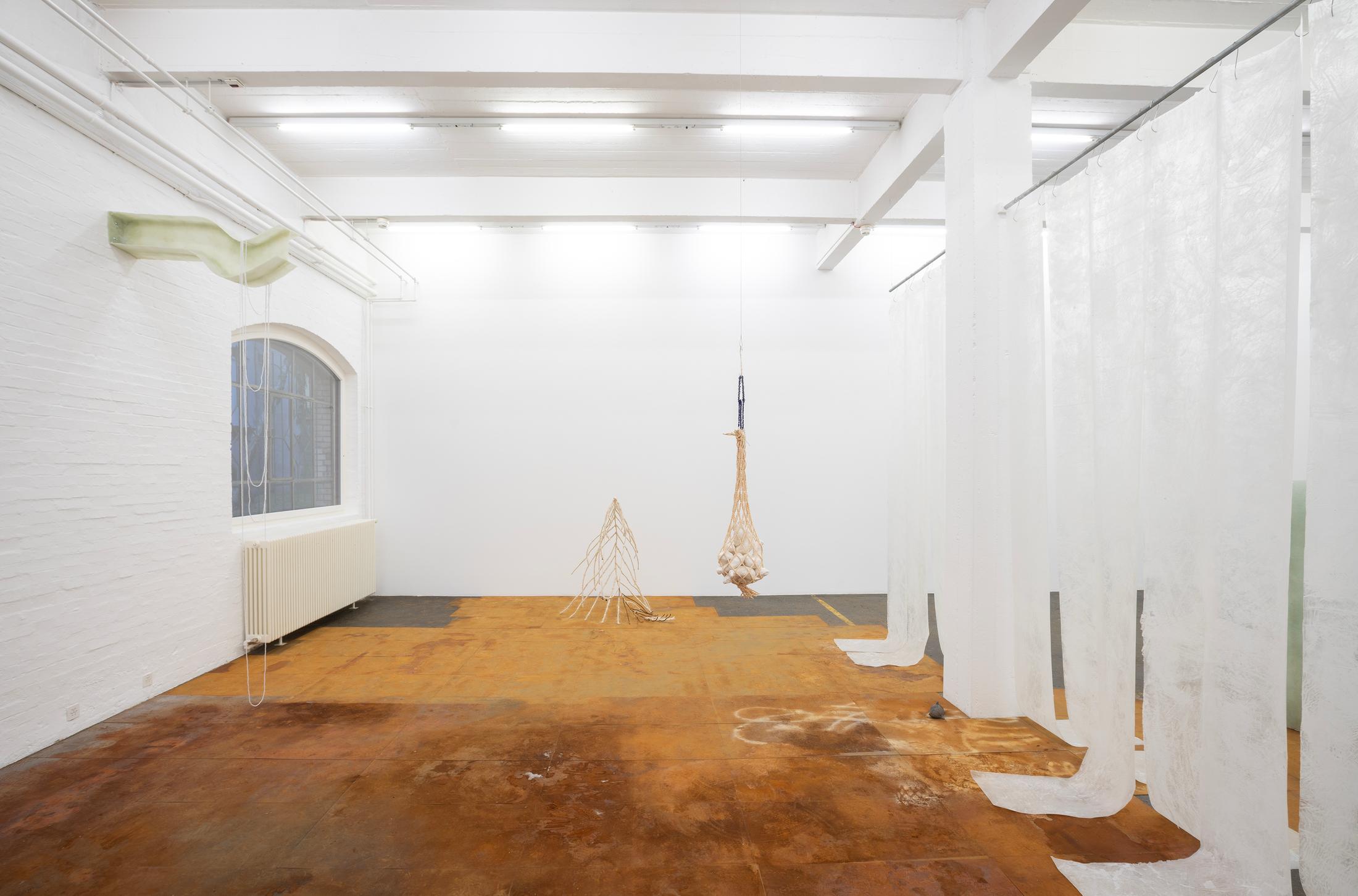 Exhibition View Double Show Sofía Salazar Rosales «Imagínate vivir en Suiza y perderte esto» at Kunst Halle Sankt Gallen, St. Gallen, 2025 / Photo: E. Sommer / Courtesy: the artist and ChertLüdde, Berlin