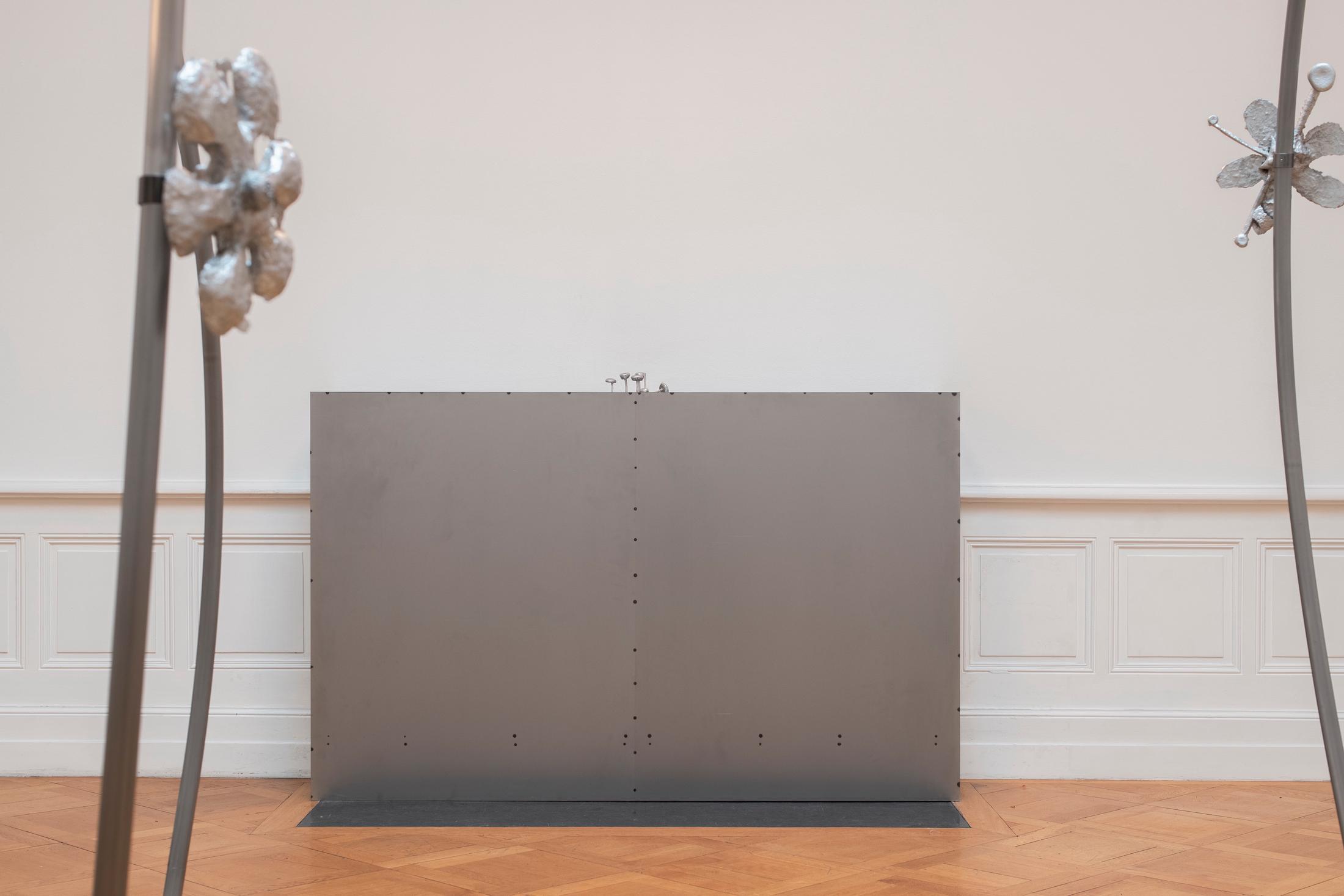 Exhibition Text Solo Show Sophie Conus «Little ways down the road ; view on In silence, 2024, steel, aluminum» at Salle Crosnier, Palais de l'Athénée, Geneva, 2024 / Photo: Guillaume Python / Courtesy: the artist and Palais de l'Athénée