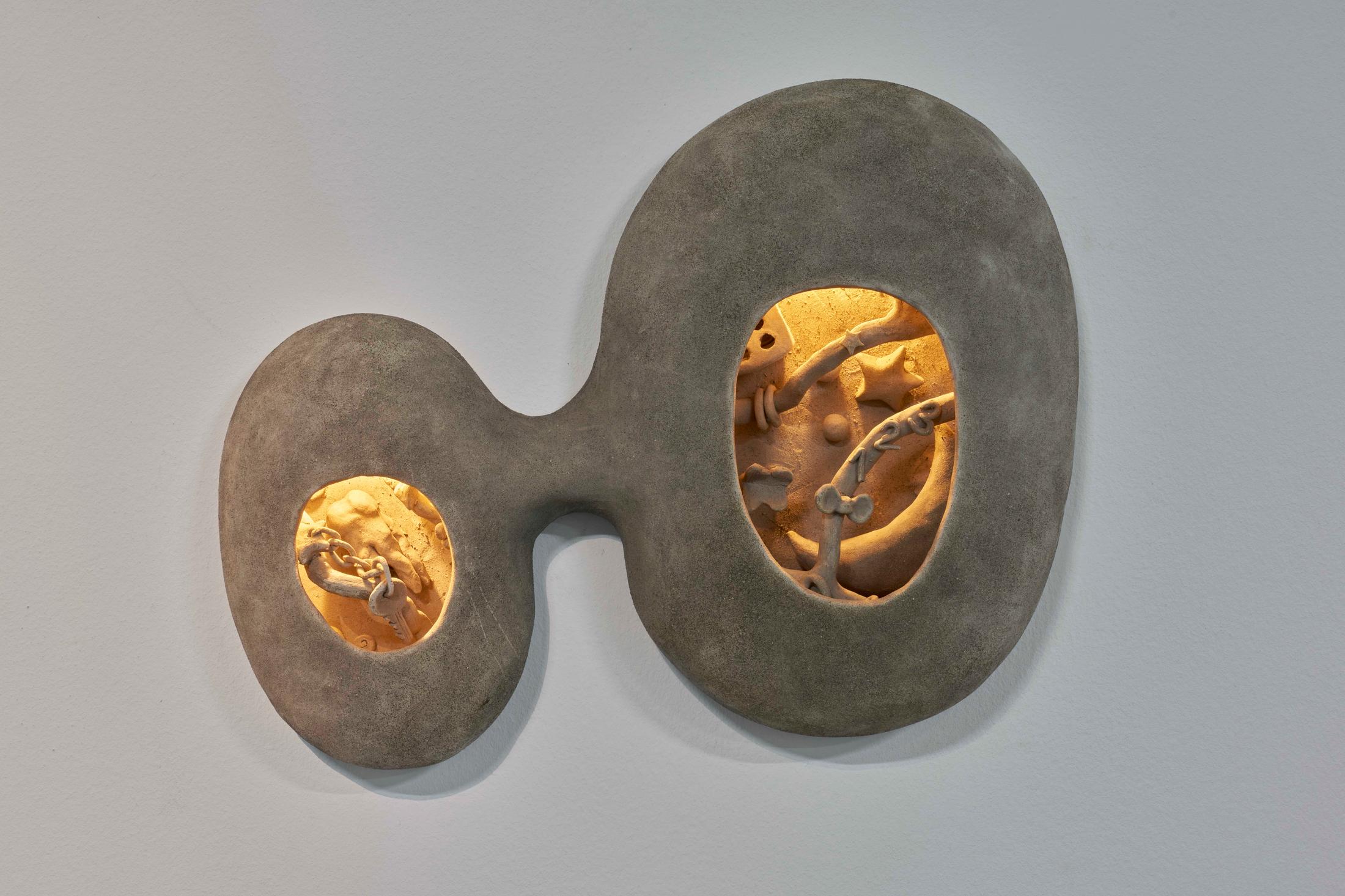 Exhibition View Solo Show Sophie Conus «Little ways down the road ; view on Attrape~Cœurs (Heart Catchers), 2024, ceramics, light system» at Salle Crosnier, Palais de l'Athénée, Geneva, 2024 / Photo: Guillaume Python / Courtesy: the artist and Palais de l'Athénée