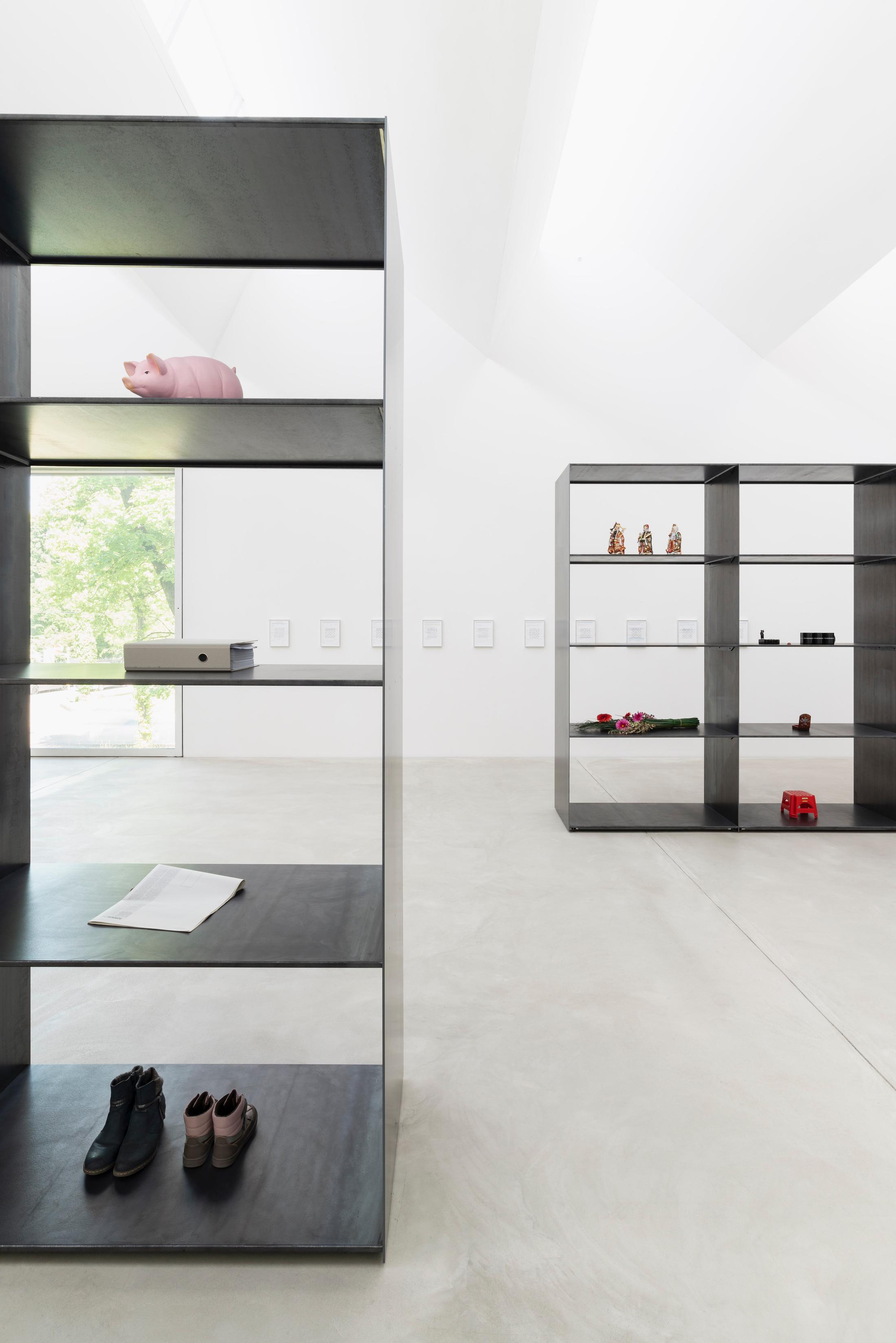 Exhibition View Sung Tieu Solo Show «One Thousand Times; view on Sung Tieu, Zugzwang, 2020» at Kunst Museum Winterthur, Winterthur, 2023 / Photo: Gunnar Meier / Courtesy: the artist and Kunst Museum Winterthur