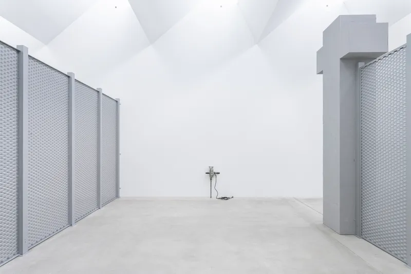 Exhibition View Sung Tieu Solo Show «One Thousand Times; view on Sung Tieu, In Cold Print, 2020 (left) and To Live Your Faith At Work, 2022 (right)» at Kunst Museum Winterthur, Winterthur, 2023 / Photo: Reto Kaufmann / Courtesy: the artist and Kunst Museum Winterthur