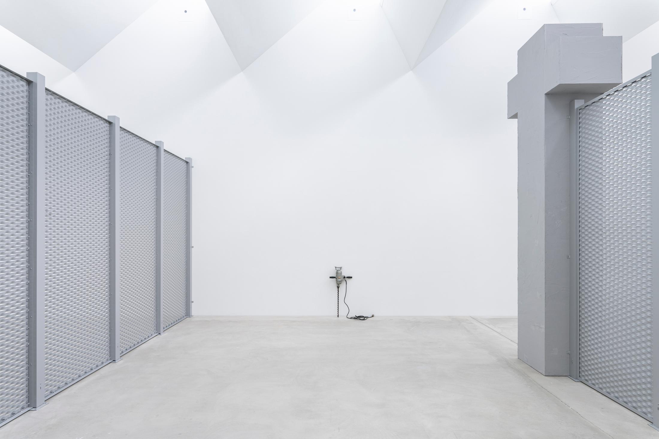 Exhibition View Sung Tieu Solo Show «One Thousand Times; view on Sung Tieu, In Cold Print, 2020 (left) and To Live Your Faith At Work, 2022 (right)» at Kunst Museum Winterthur, Winterthur, 2023 / Photo: Reto Kaufmann / Courtesy: the artist and Kunst Museum Winterthur