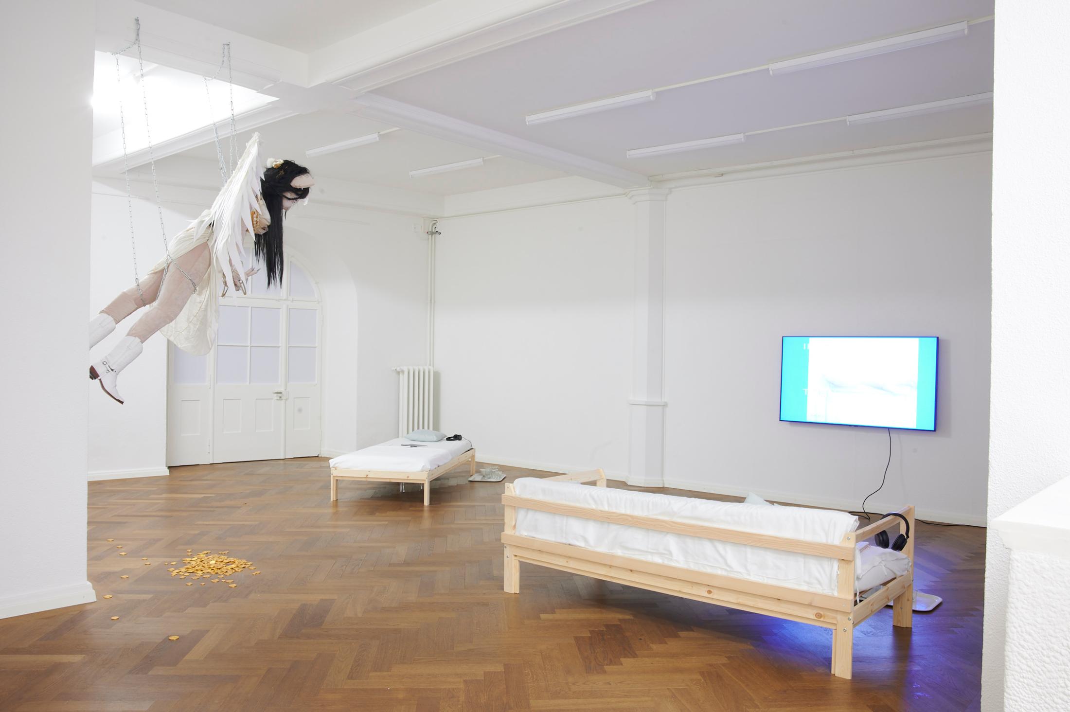 Exhibition View Group Show «Sweet Crip» at Krone Couronne, Biel, 2023 / Photo: Alizée Quinche / Courtesy: the artists and Krone Couronne