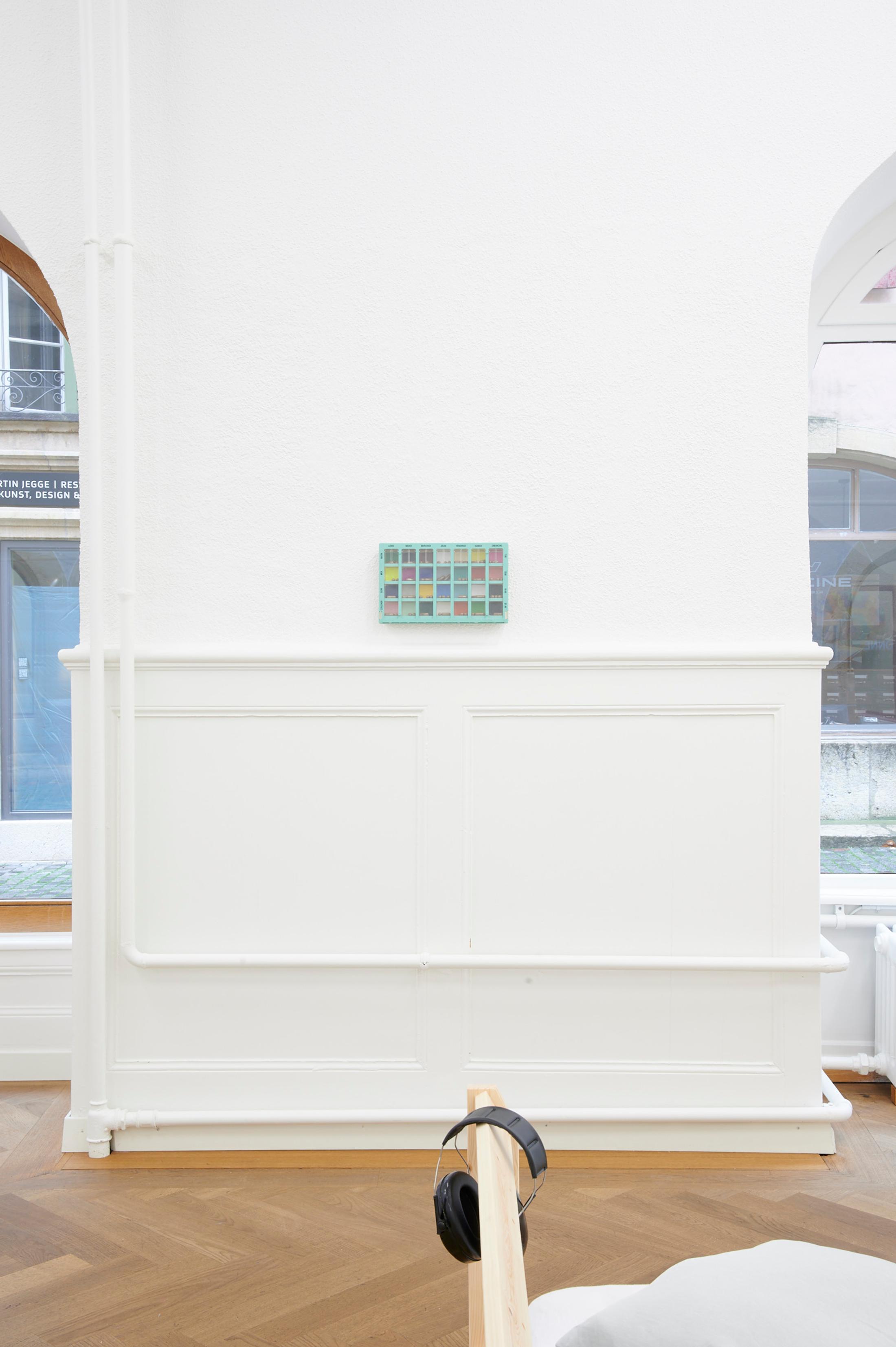 Exhibition View Group Show «Sweet Crip; view on Benoît Piéron, Pillbox of Dungeness seed bombs, 2018, 32 cm x 20 cm x 4,5 cm» at Krone Couronne, Biel, 2023 / Photo: Alizée Quinche / Courtesy: the artist and Krone Couronne