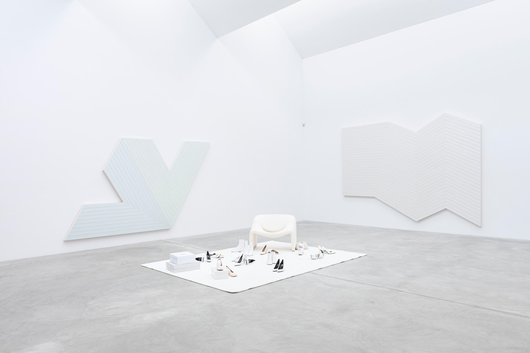 Exhibition View Sylvie Fleury Solo Show «Shoplifters from Venus» at Kunstmuseum Winterthur, Winterthur, 2023 / Photo: Reto Kaufmann / Courtesy: the artist