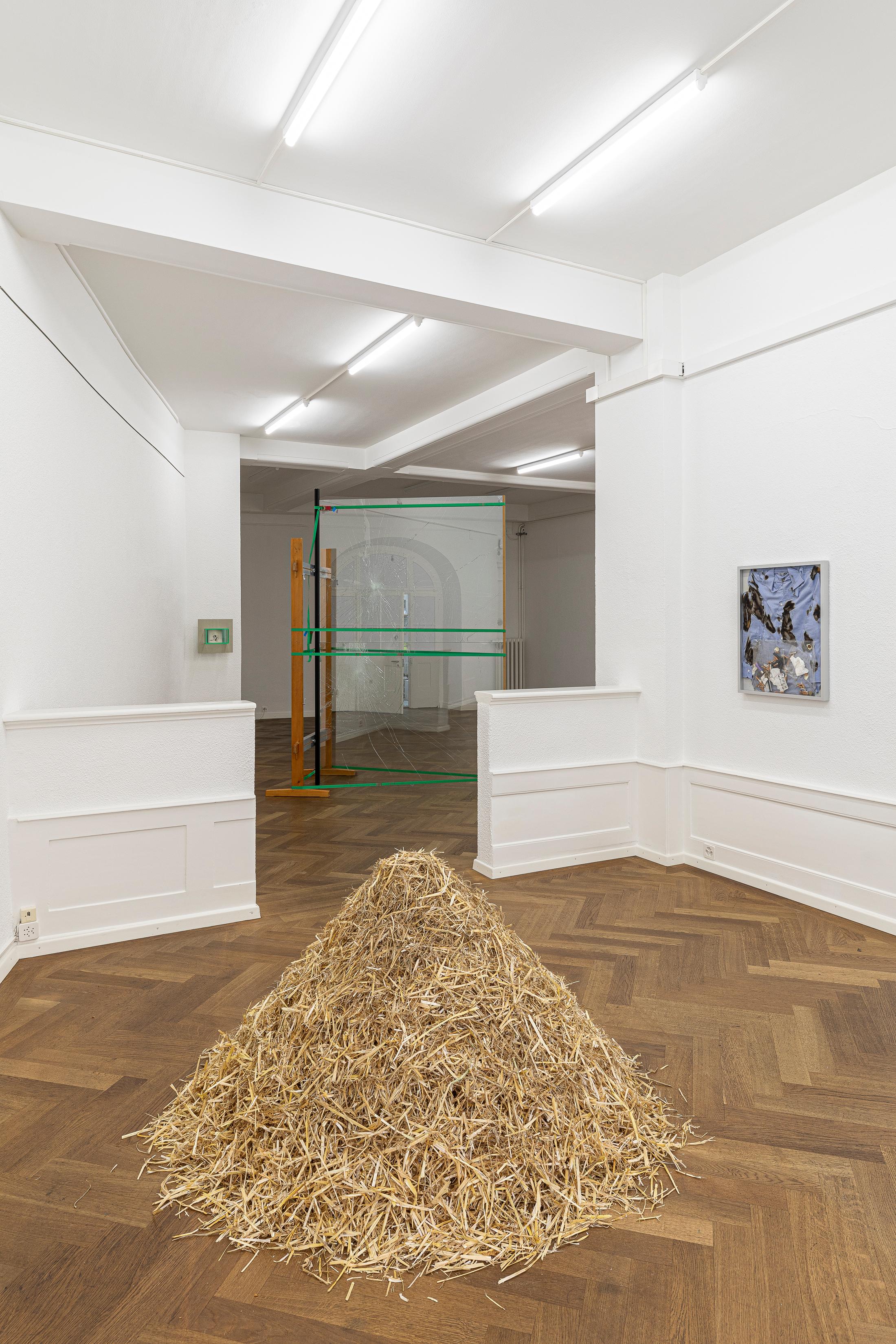 Exhibition View Group Show «THE GLEANERS; view on Sveta Mordovskaya, Kristina, 2023, Dimension variable» at Krone Couronne, Biel, 2023 / Photo: Michal Florence Schorro / Courtesy: the artist and Krone Couronne