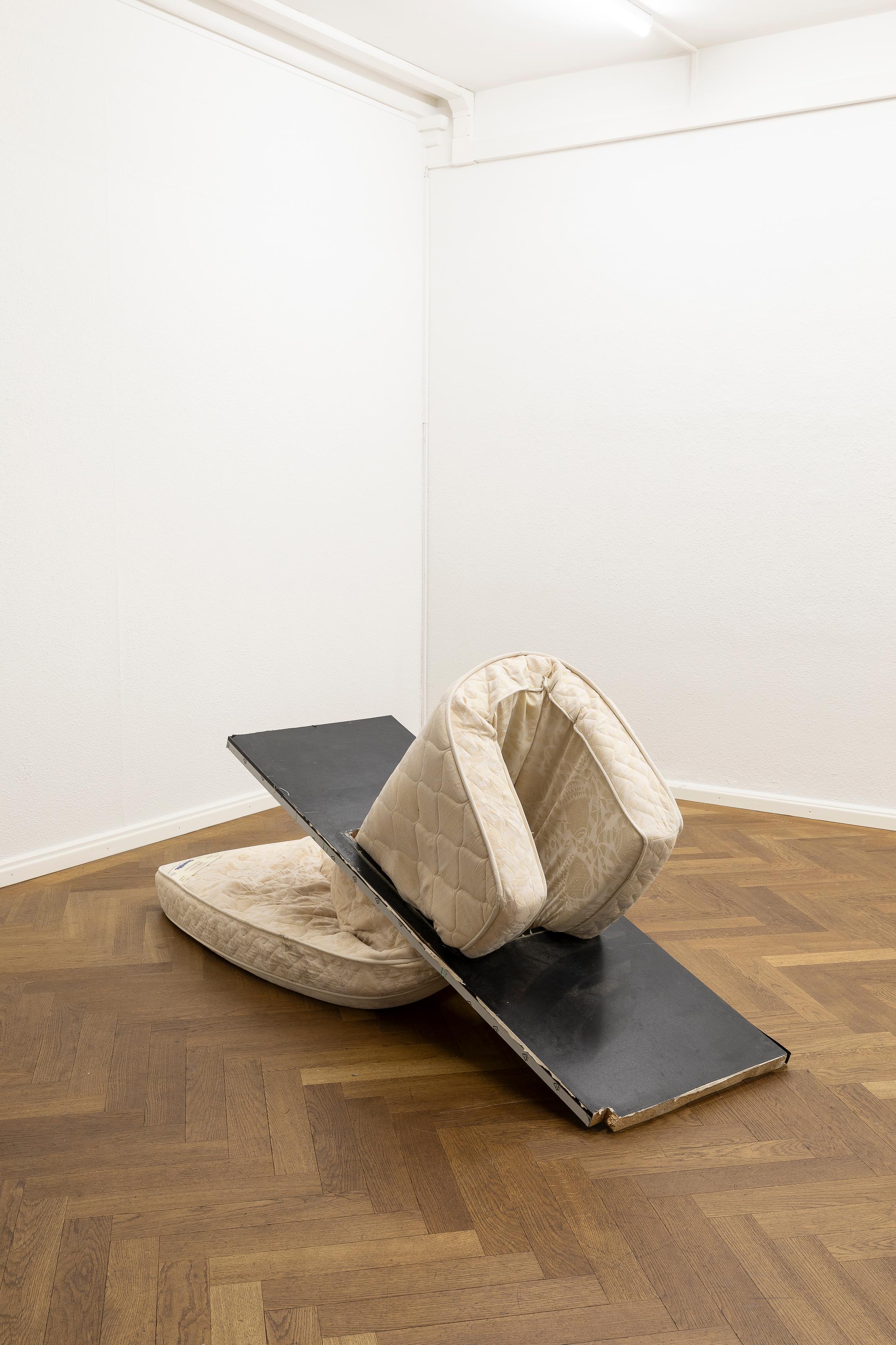 Exhibition View Group Show «THE GLEANERS; view on Ser Serpas, Conjoining fabricated excesses literal end to a mean, 2021, Found objects assembled, wood, textiles» at Krone Couronne, Biel, 2023 / Photo: Michal Florence Schorro / Courtesy: the artist and Collection Lafayette Anticipations – Fonds de dotation Famille Moulin, Paris