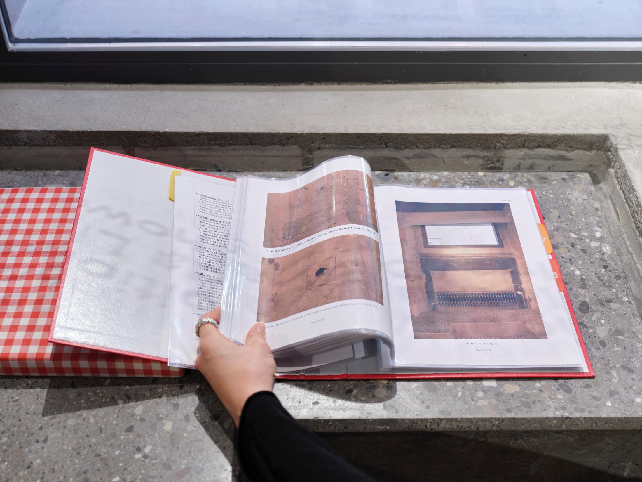 Exhibition View Group Show «The Red Herring; view on Ice Wong Kei Suet, Condition Check on «The Red Herring» at Cabaret Voltaire Artists’ Bar, Zurich, 2025 / Photo: Philipp Hänger / Courtesy: the artists and Cabaret Voltaire