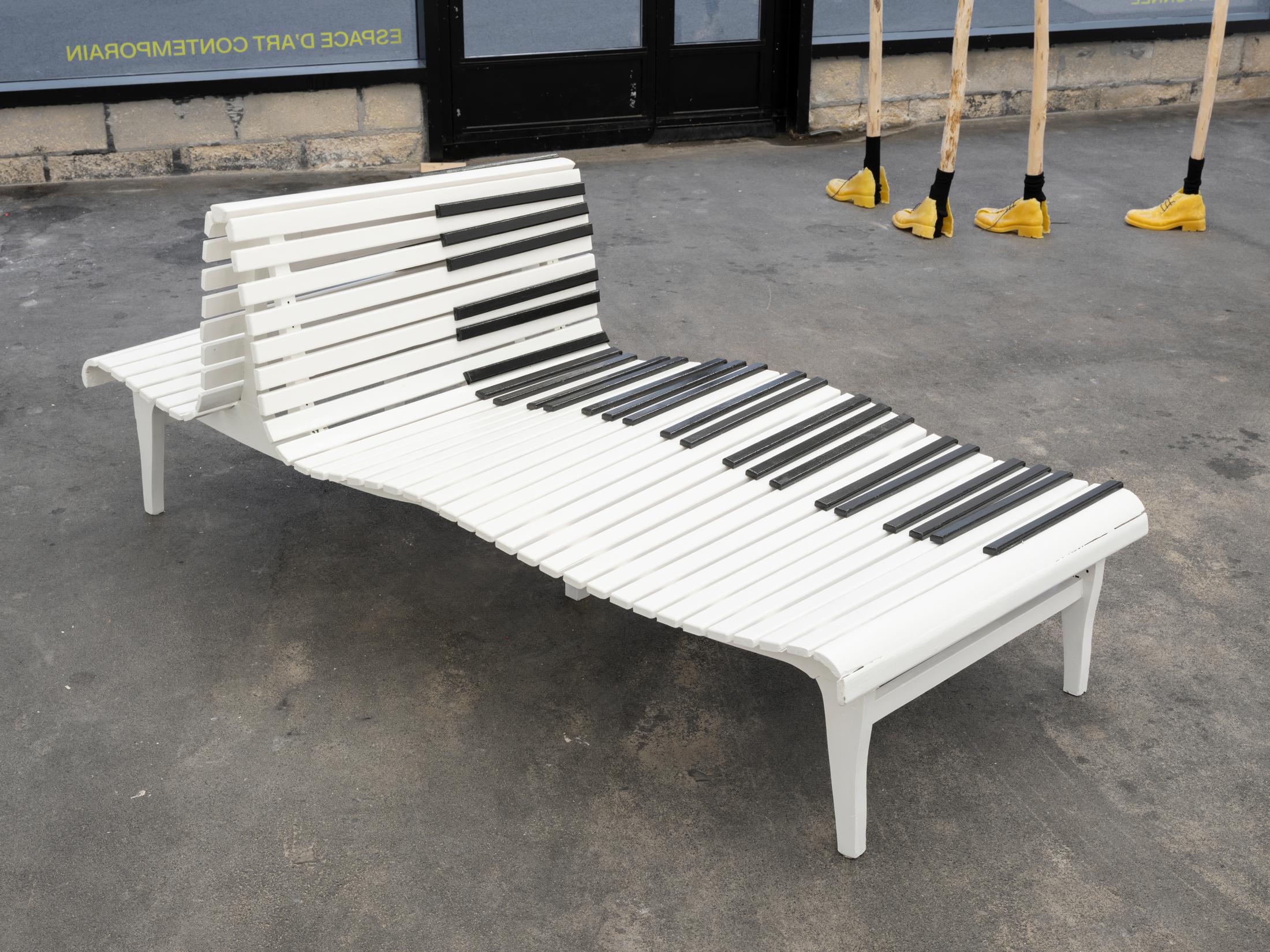 Exhibition View Solo Show Virginie Sistek «Merveilleuse Vue, Toute Ma Joie Sur Un Nuage» at Tunnel Tunnel, Lausanne, 2025 / Photo: Julien Gremaud / Courtesy: the artist and Tunnel Tunnel