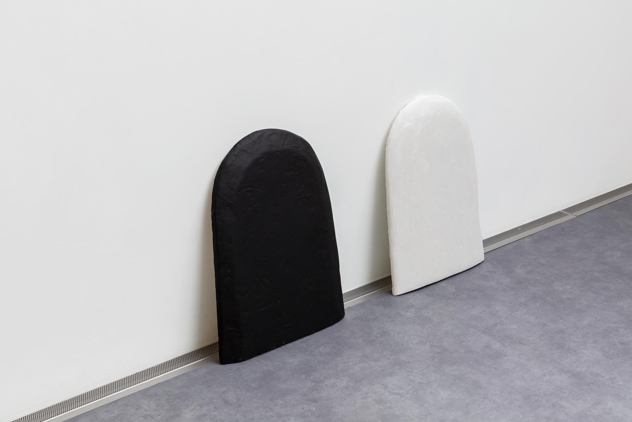 Exhibition View Solo Show Zora Berweger «GRETTING THE UNSEEN; view on Zora Berweger, ohne Titel (Schilder), 2013, Plaster, lacquer, styrofoam, each approx. 65 x 45 x 4.5 cm» at Kunsthalle Kunstmuseum Appenzell, Appenzell, 2023-2024 / Photo: Stefan Rohner / Courtesy: the artist and Kunstmuseum Kunsthalle Appenzell