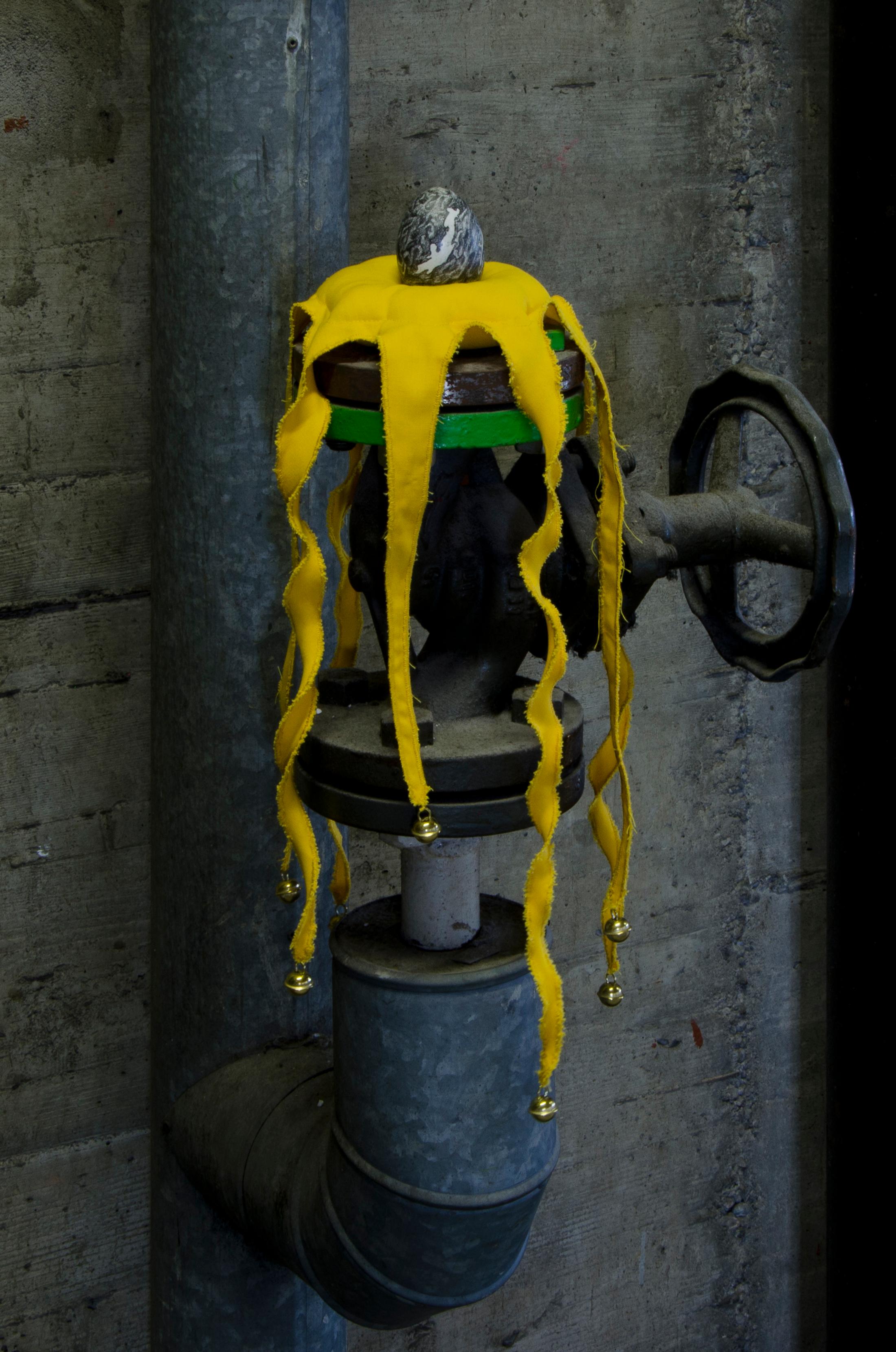 Exhibition View Groupshow «Boring Twenties; view on Jürgen Baumann, Ei, 2020» at Hrüze Gegi, Winterthur, 2020 / Photo: Hrüze Gegi / Courtesy: the artists and Hrüze Gegi