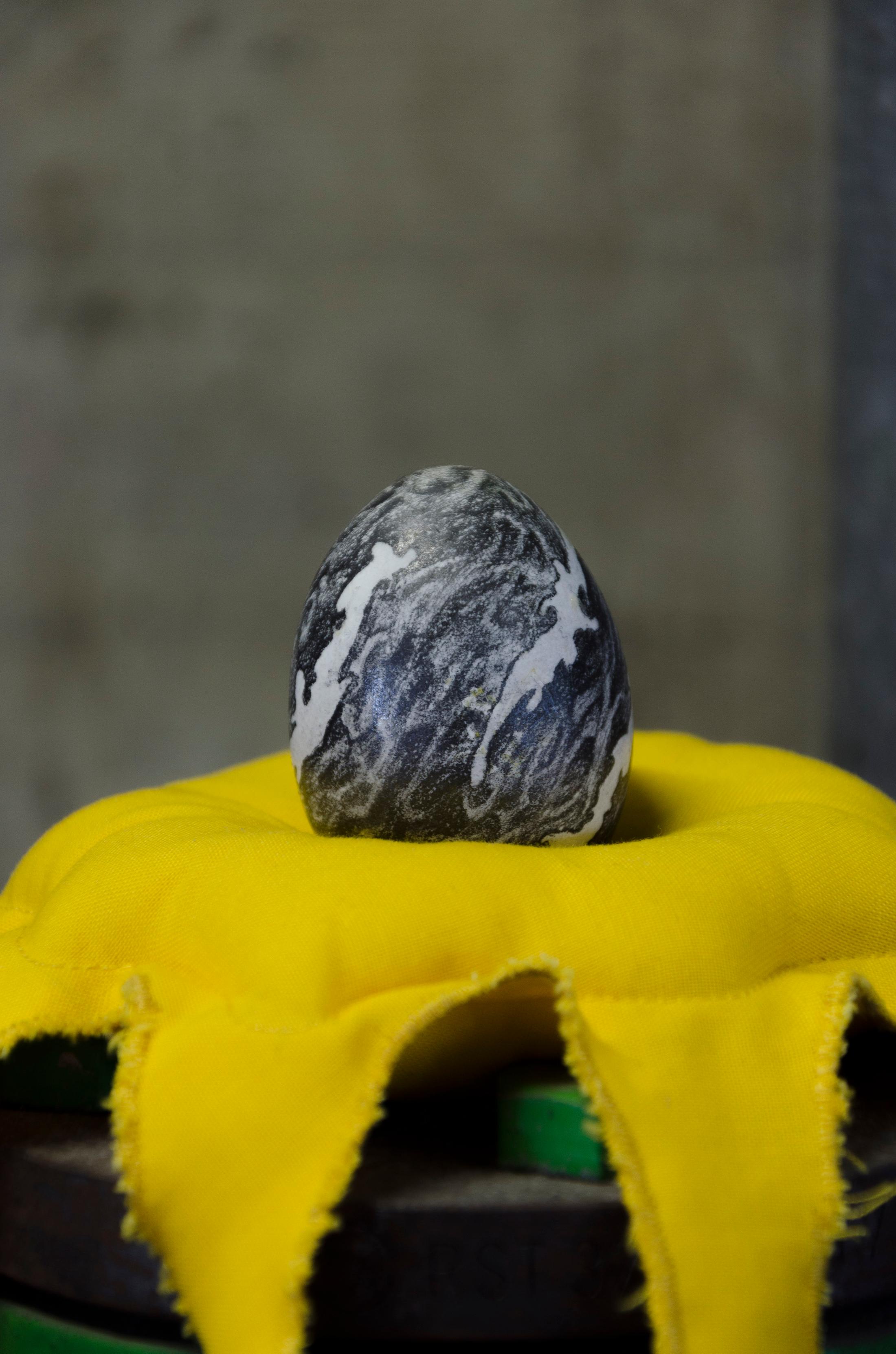 Exhibition View Groupshow «Boring Twenties; view on Jürgen Baumann, Ei, 2020 (detail)» at Hrüze Gegi, Winterthur, 2020 / Photo: Hrüze Gegi / Courtesy: the artists and Hrüze Gegi