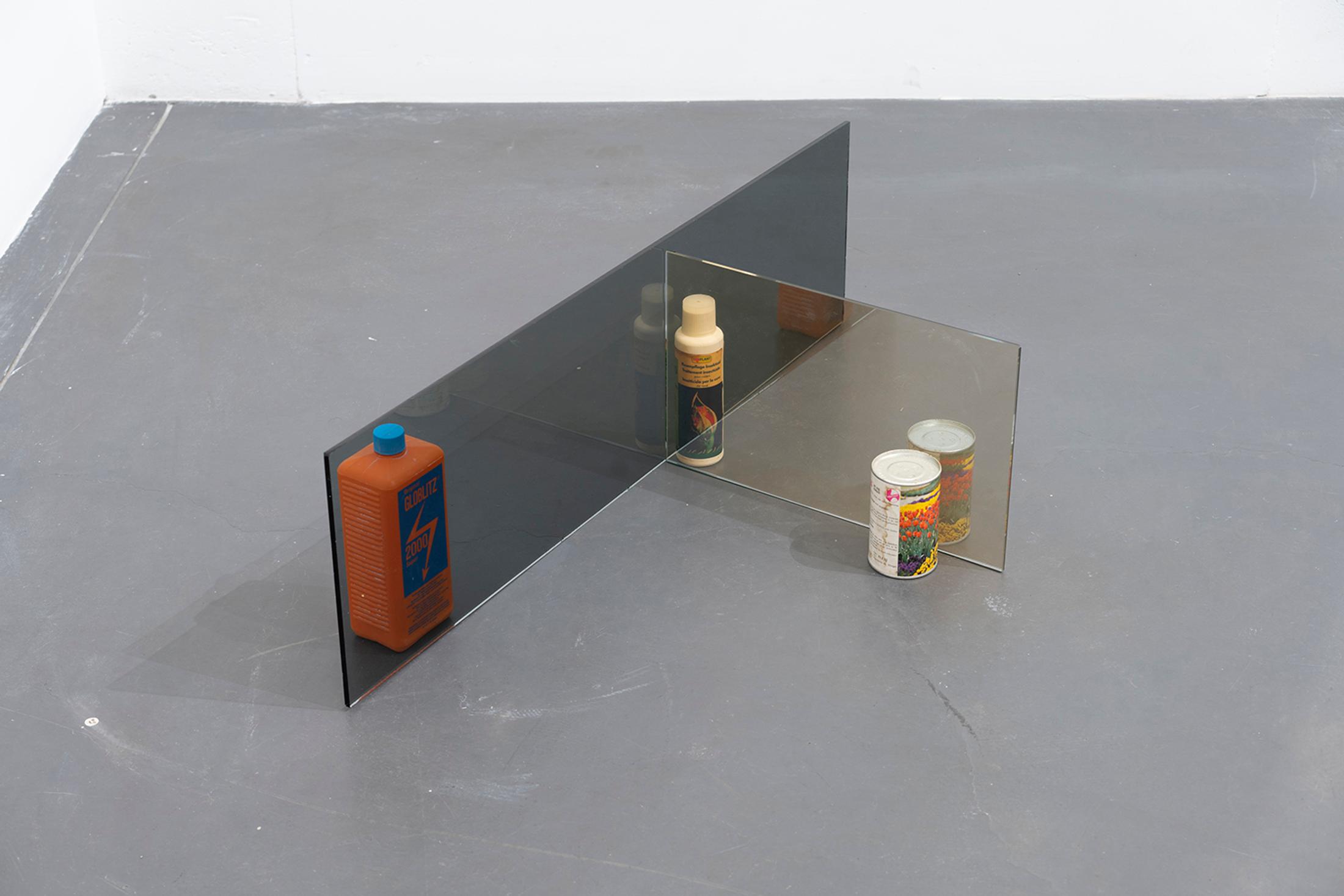 Exhibition View Brigham Baker Solo Show «Plein air trespass» at annex14, Zurich, 2023 / Photo: Claude Barrault / Courtesy: the artist and annex14