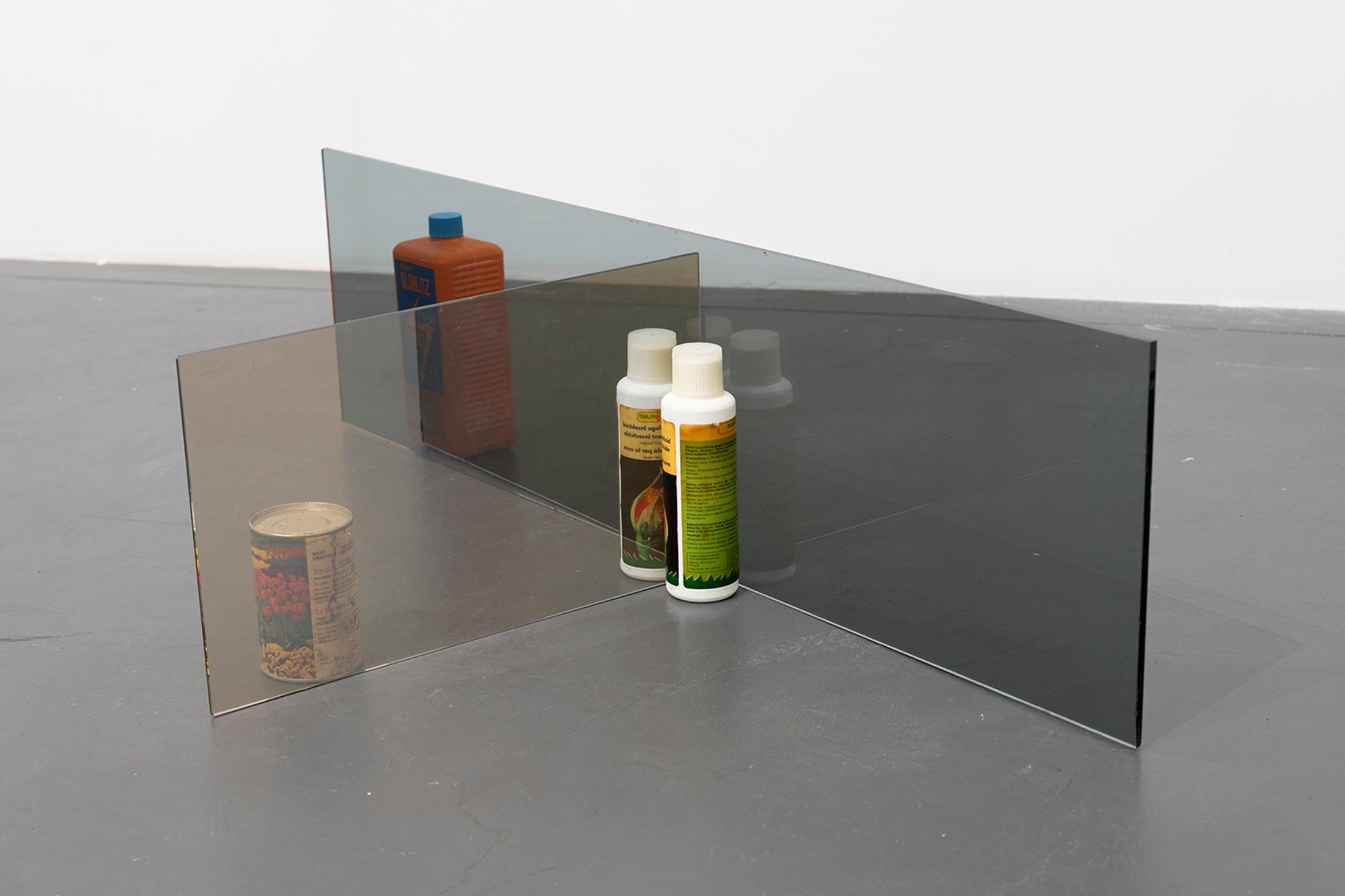 Exhibition View Brigham Baker Solo Show «Plein air trespass» at annex14, Zurich, 2023 / Photo: Claude Barrault / Courtesy: the artist and annex14