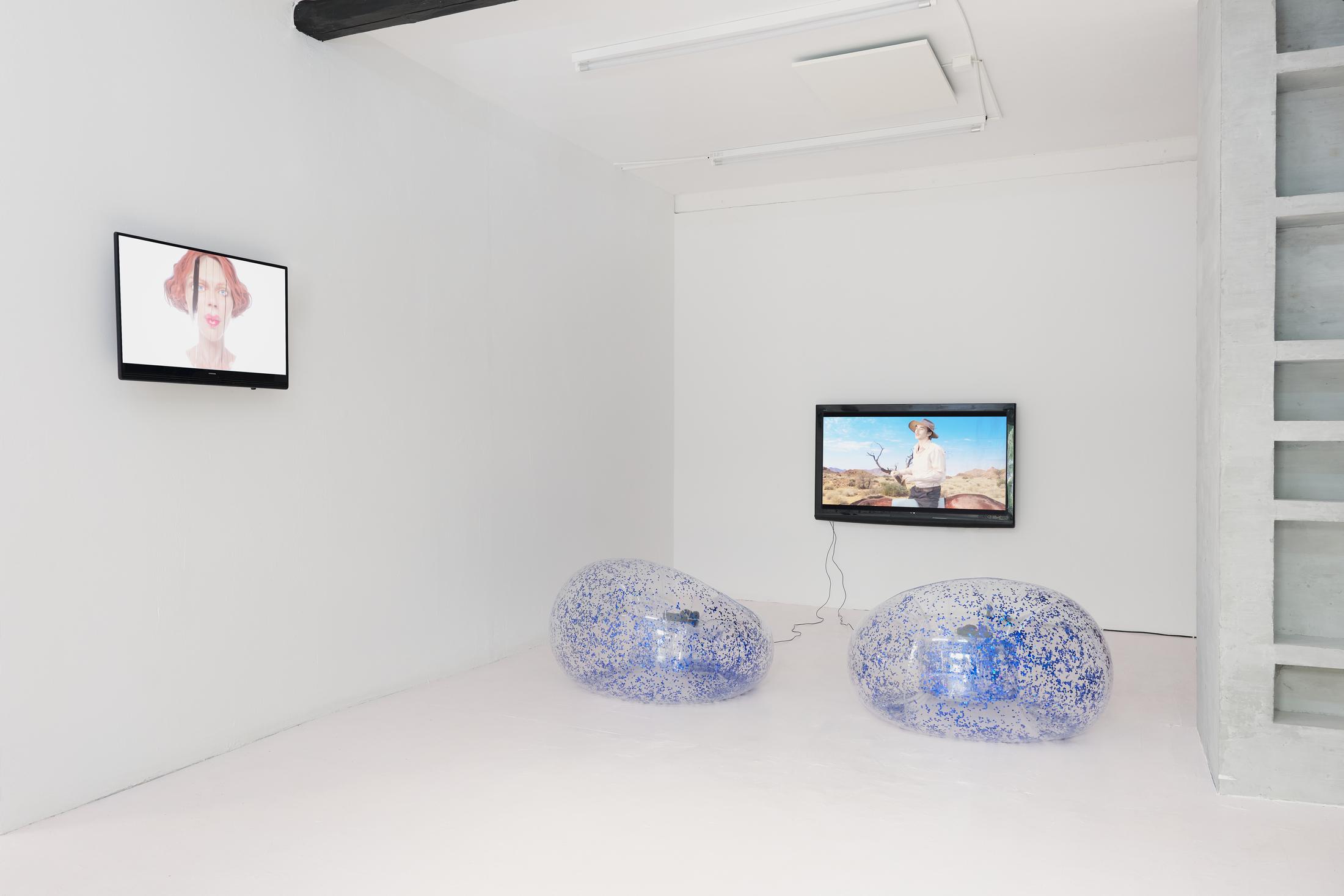 Exhibition View Group Show «Camp Fires» at Last Tango, Zurich, 2021 / Photo: Max Ehrengruber / Courtesy: the artists and Last Tango, Zurich