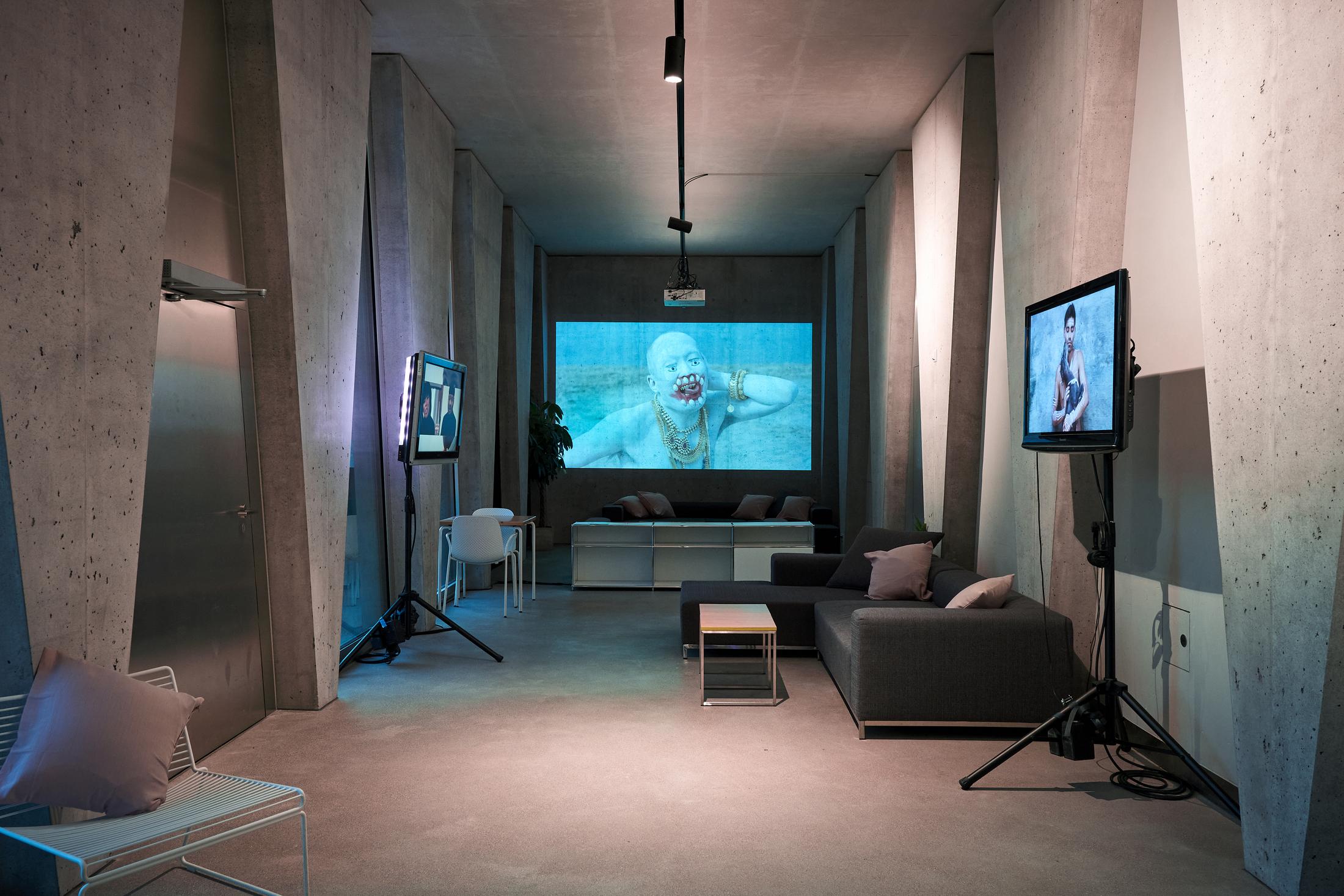 Exhibition View Group Show «Camp Fires» at Last Tango, Zurich, 2021 / Photo: Max Ehrengruber / Courtesy: the artists and Last Tango, Zurich