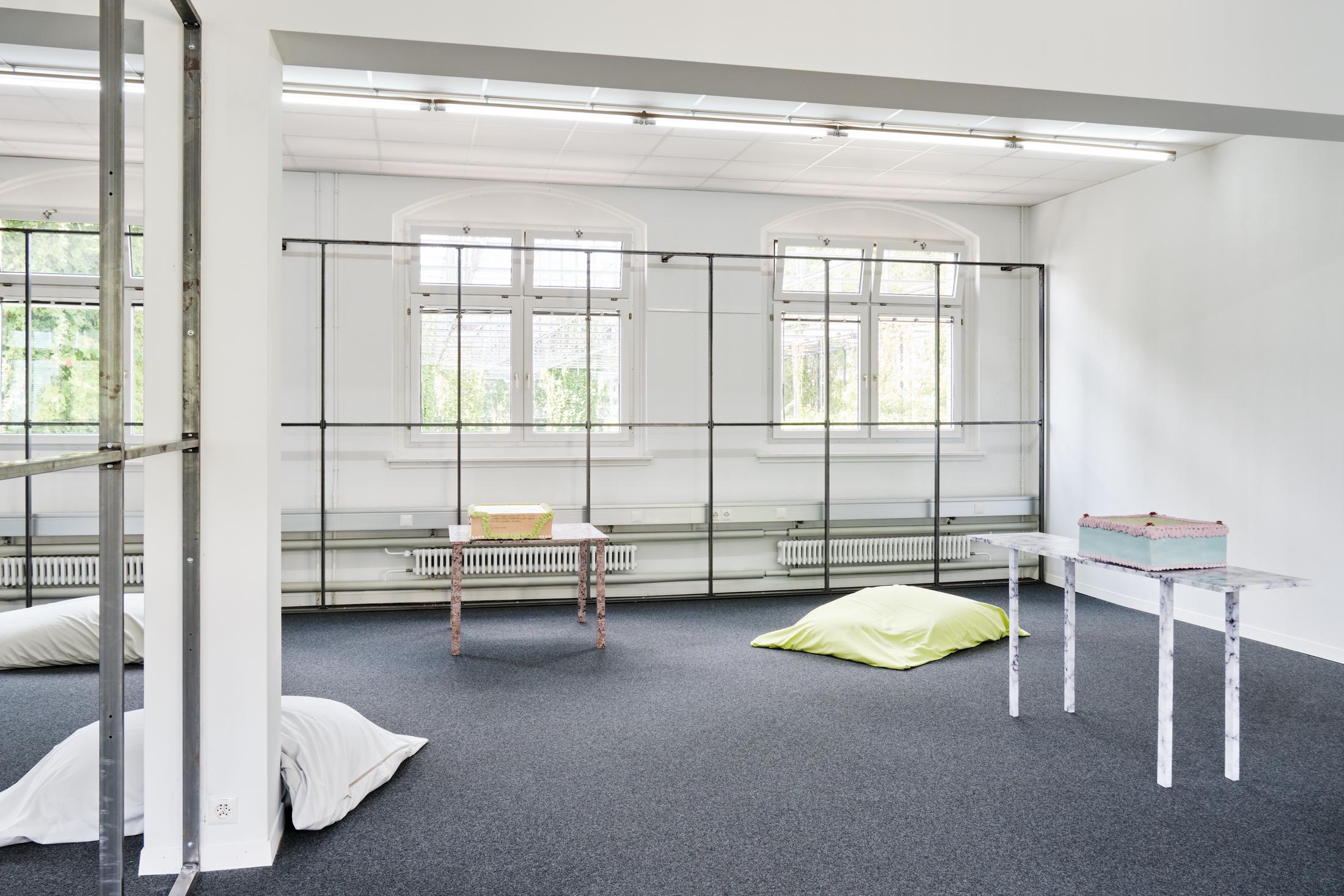 Exhibition View Cathrin Jarema Solo Show «and then I got distracted» at unanimous consent, Zurich, 2022 / Photo: Philip Ullrich / Courtesy: the artist and unanimous consent