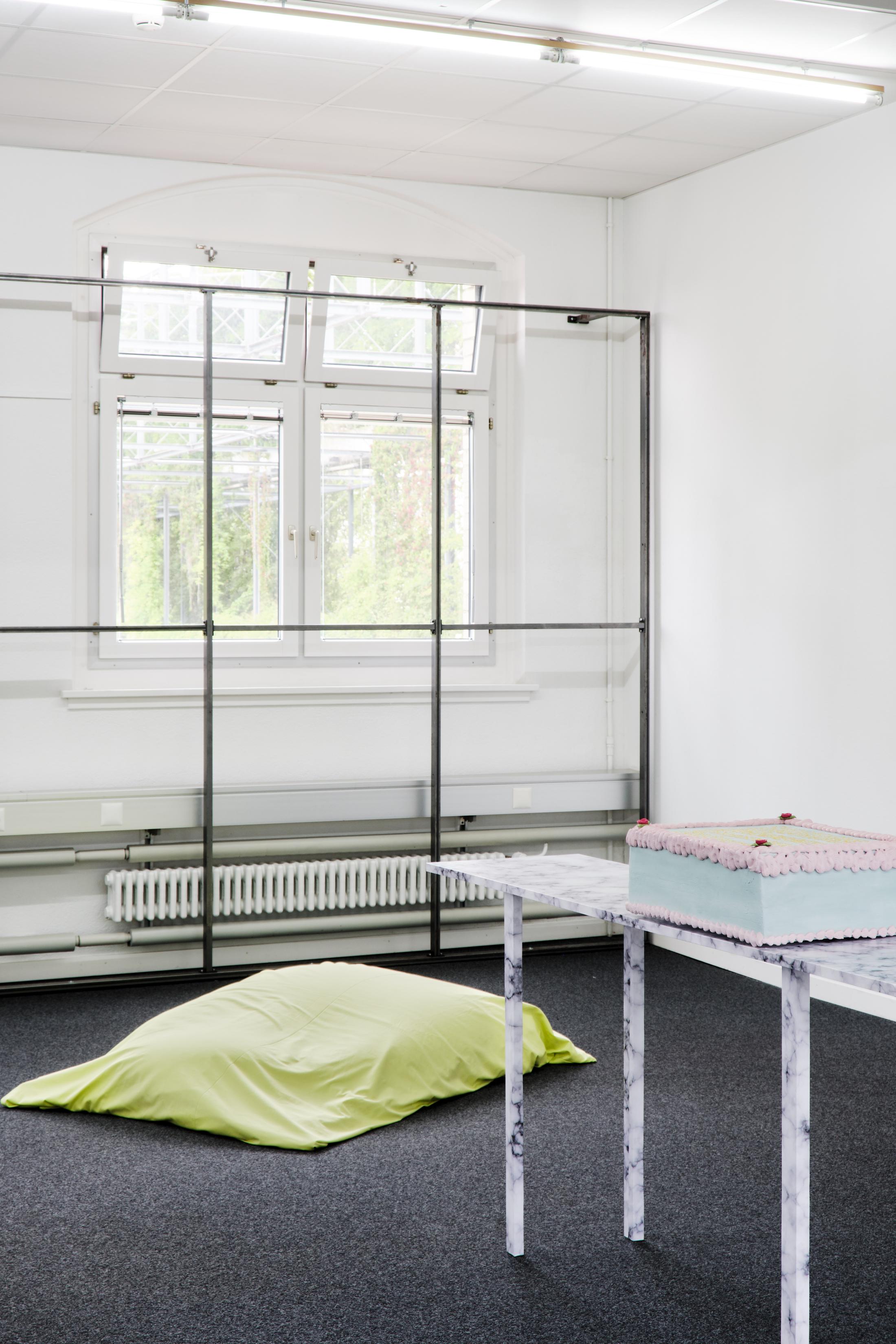 Exhibition View Cathrin Jarema Solo Show «and then I got distracted» at unanimous consent, Zurich, 2022 / Photo: Philip Ullrich / Courtesy: the artist and unanimous consent