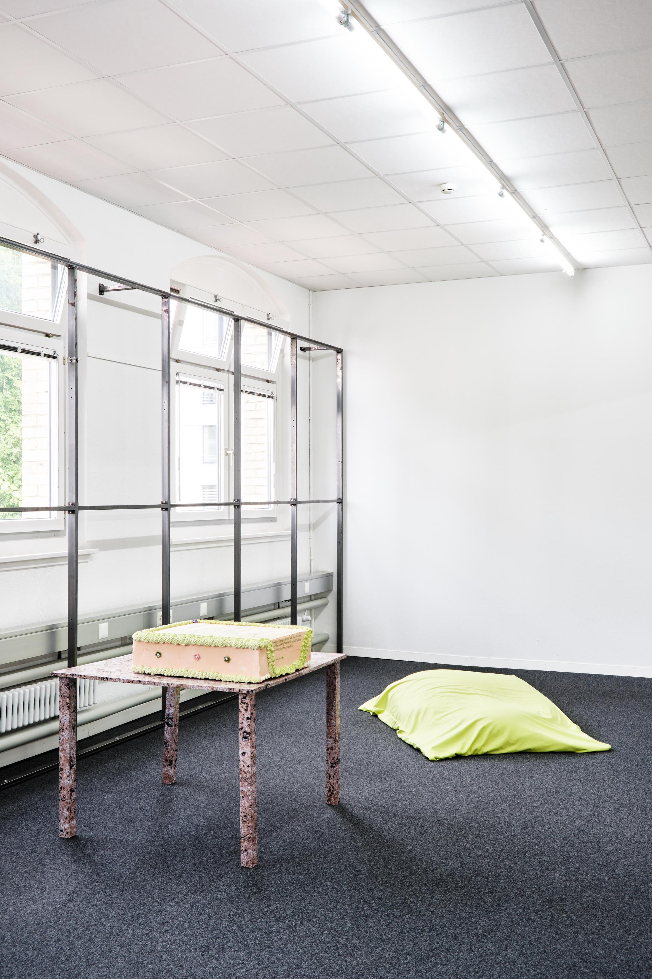 Exhibition View Cathrin Jarema Solo Show «and then I got distracted» at unanimous consent, Zurich, 2022 / Photo: Philip Ullrich / Courtesy: the artist and unanimous consent