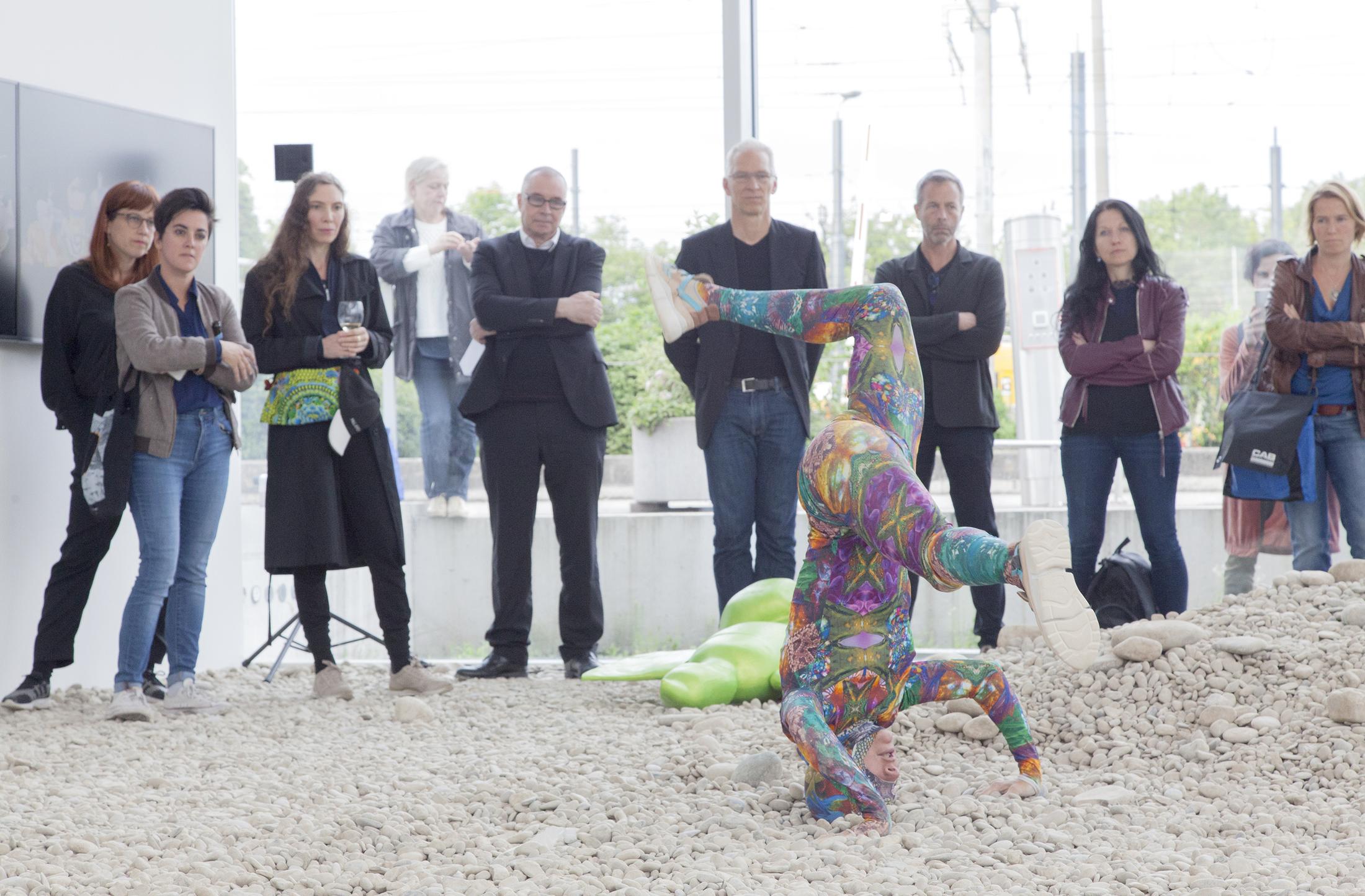 Exhibition View Cecilia Bengolea Performance «Danse au fond de la mer» at der TANK, Basel, 2019 / Photo and Courtesy © the artist and Institut Kunst, Basel