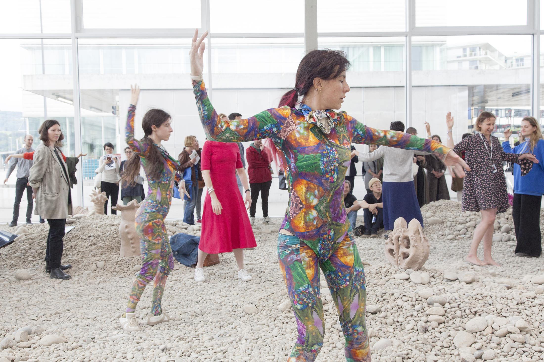 Exhibition View Cecilia Bengolea Performance «Danse au fond de la mer» at der TANK, Basel, 2019 / Photo and Courtesy © the artist and Institut Kunst, Basel