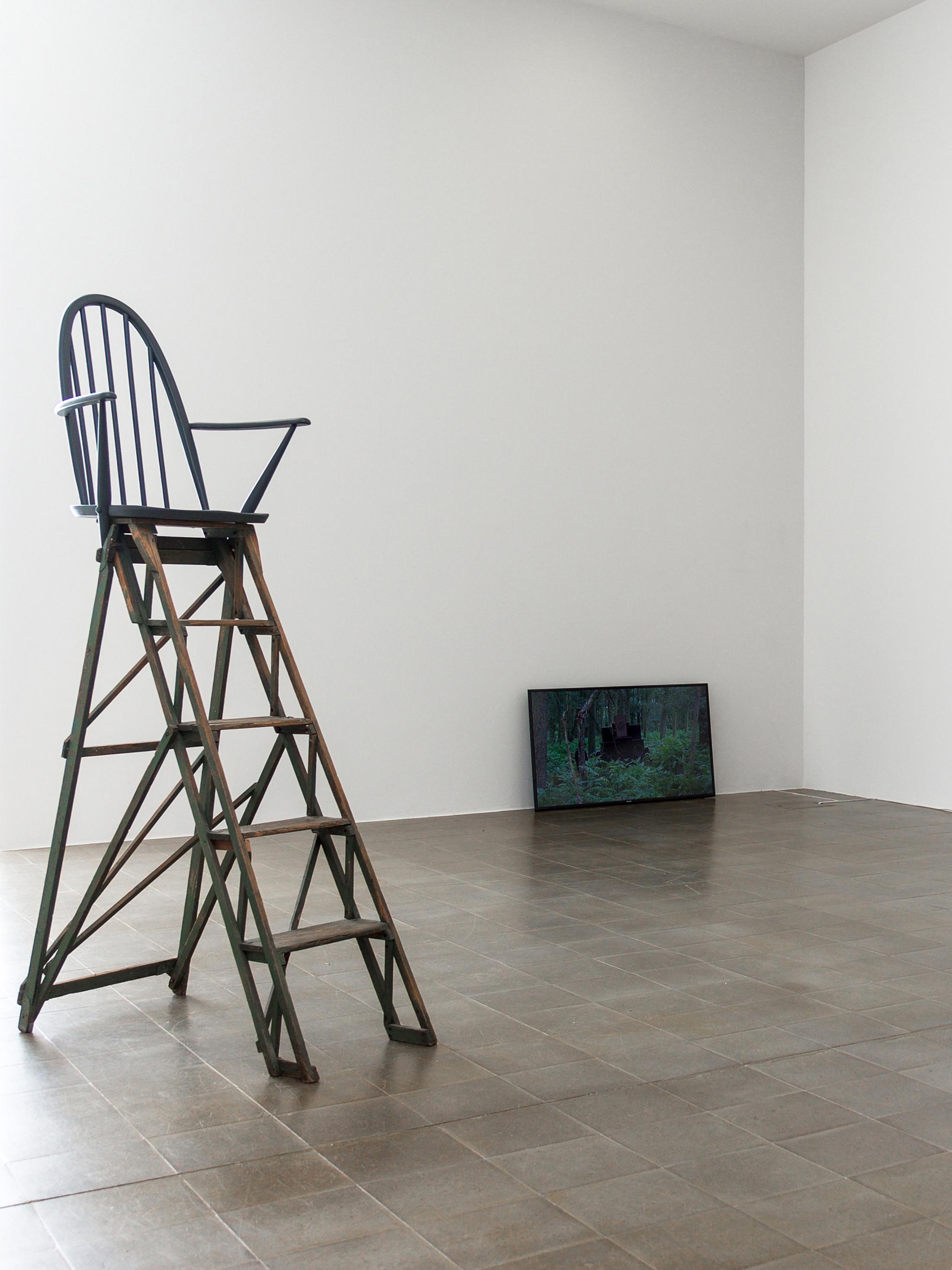 Exhibition View Céline Condorelli Soloshow at Centre d’art Pasquart, Biel, Bienne, 2019 / Photo: Lia Wagner / Courtesy: the artist