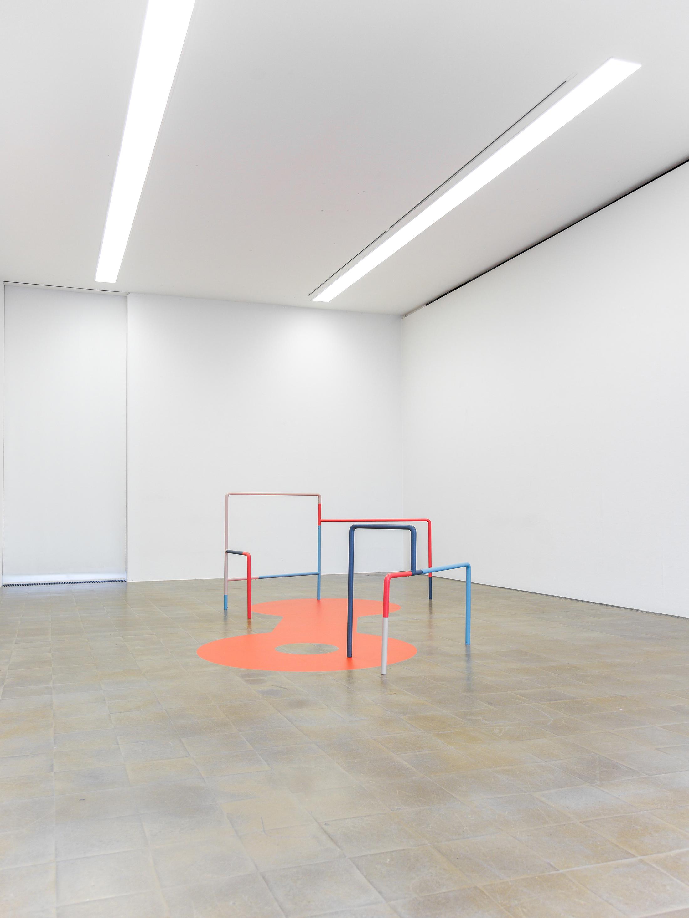 Exhibition View Céline Condorelli Soloshow at Centre d’art Pasquart, Biel, Bienne, 2019 / Photo: Lia Wagner / Courtesy: the artist