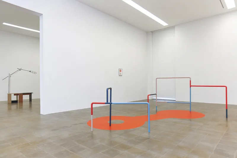 Exhibition View Céline Condorelli Soloshow at Centre d’art Pasquart, Biel, Bienne, 2019 / Photo: Lia Wagner / Courtesy: the artist