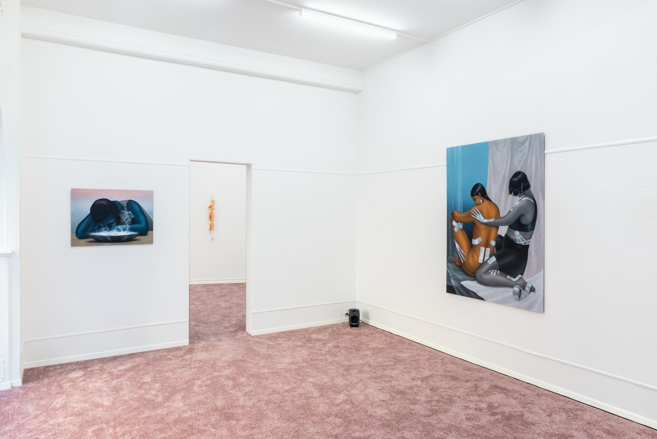Exhibition View Group Show «TIES AND KNOTS AND BANDAGES» at Kronne Couronne, Biel/Bienne, 2022 / Photo: Thalles Piaget / Courtesy: the artists and Krone Couronne