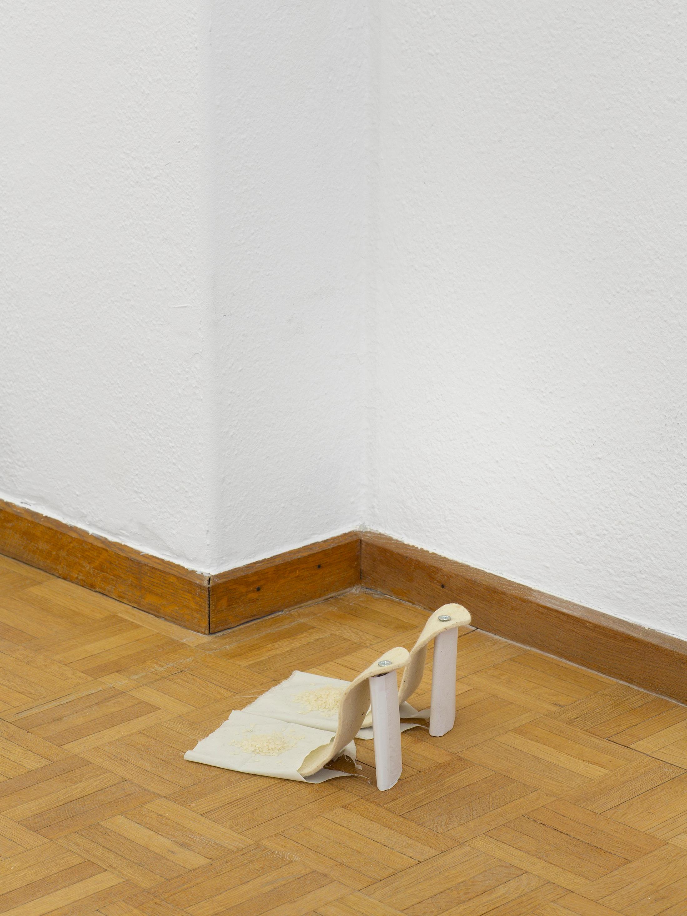 Exhibition View Céline Mathieu Solo Show «Economy of Means» at Sentiment, Zurich, 2022-2023 / Photo: Philipp Rupp and Julien Gremaud / Courtesy: the artist and Sentiment