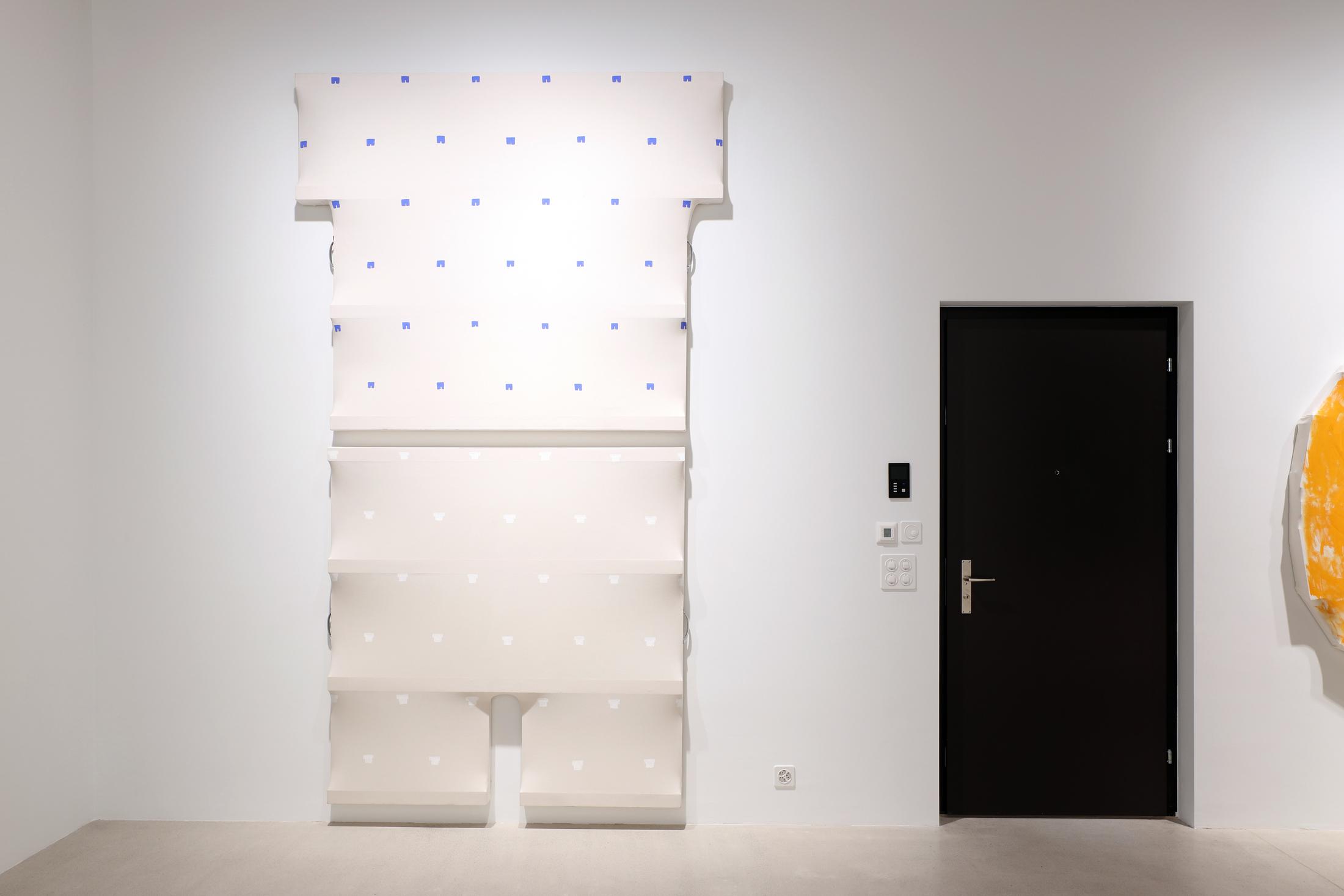 Exhibition View Charles Benjamin Soloshow «Not Again; view on Charles Benjamin, Toroni Shirt, 2019 and Toroni Trousers, 2019» at Windhager von Kaenel, Zurich, 2020 / Courtesy: the artist and Windhager von Kaenel