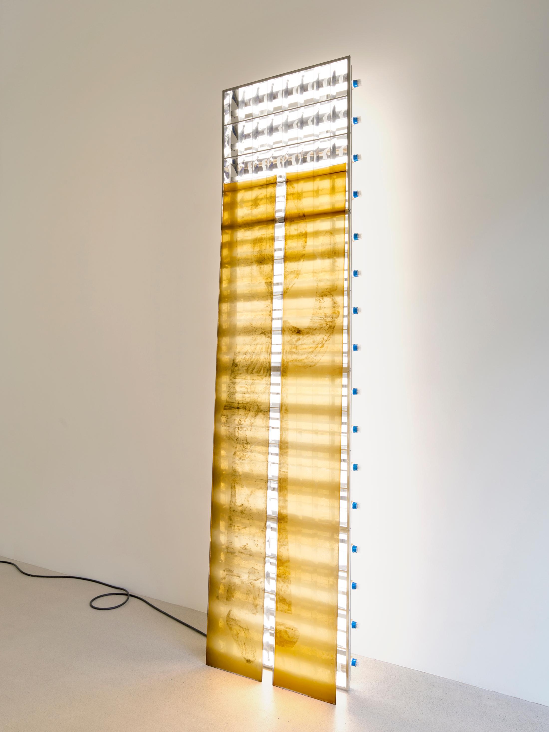 Exhibition View Chloé Delarue Solo Show «TAFAA – BLUE LIGHTS TENDERNESS; view on Chloé Delarue, TAFAA – ONLY RELICS FEEDS THE DESERT (HALO), 2021» at Windhager von Kaenel, Zurich, 2021 / Photo: © Florimond Dupont / Courtesy: the artist and Windhager von Kaenel