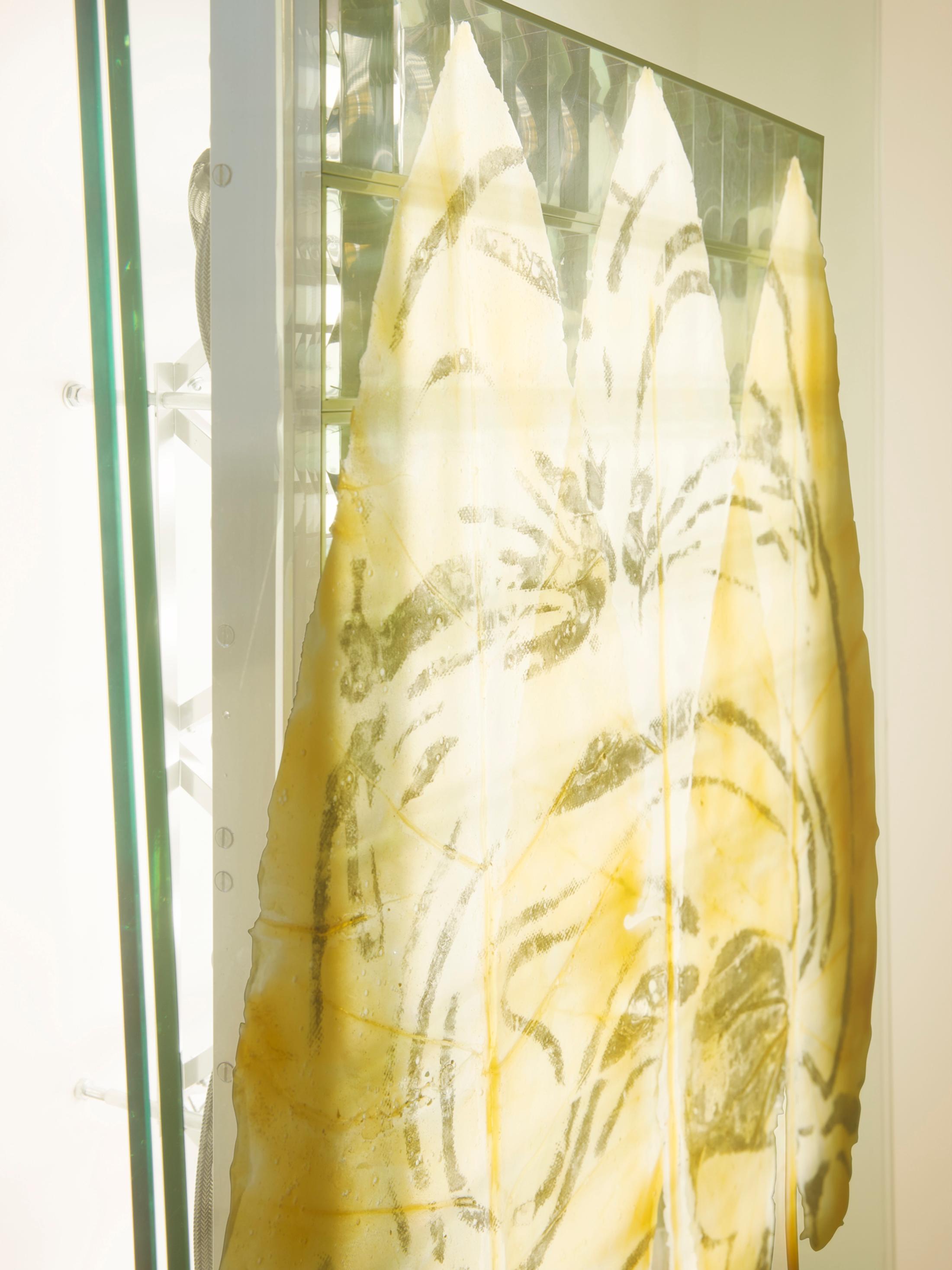 Exhibition View Chloé Delarue Solo Show «TAFAA – BLUE LIGHTS TENDERNESS; view on Chloé Delarue, TAFAA – ONLY RELICS FEEDS THE DESERT (WANDER), 2021, detail» at Windhager von Kaenel, Zurich, 2021 / Photo: © Florimond Dupont / Courtesy: the artist and Windhager von Kaenel