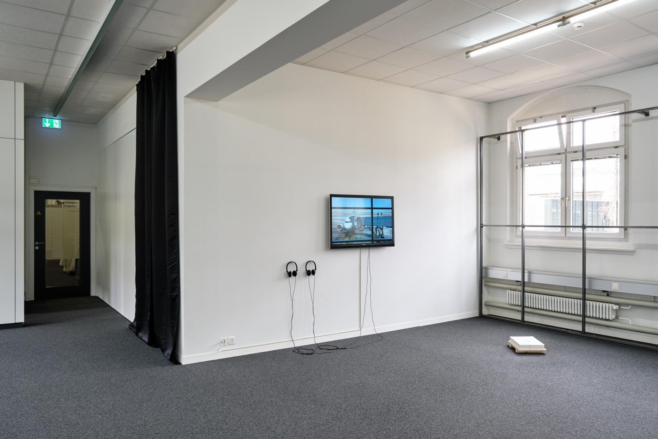 Exhibition View Group Show «Circular gestures» at unanimous consent, Zurich, 2022 / Photo: Philip Ullrich / Courtesy: the artists and unanimous consent