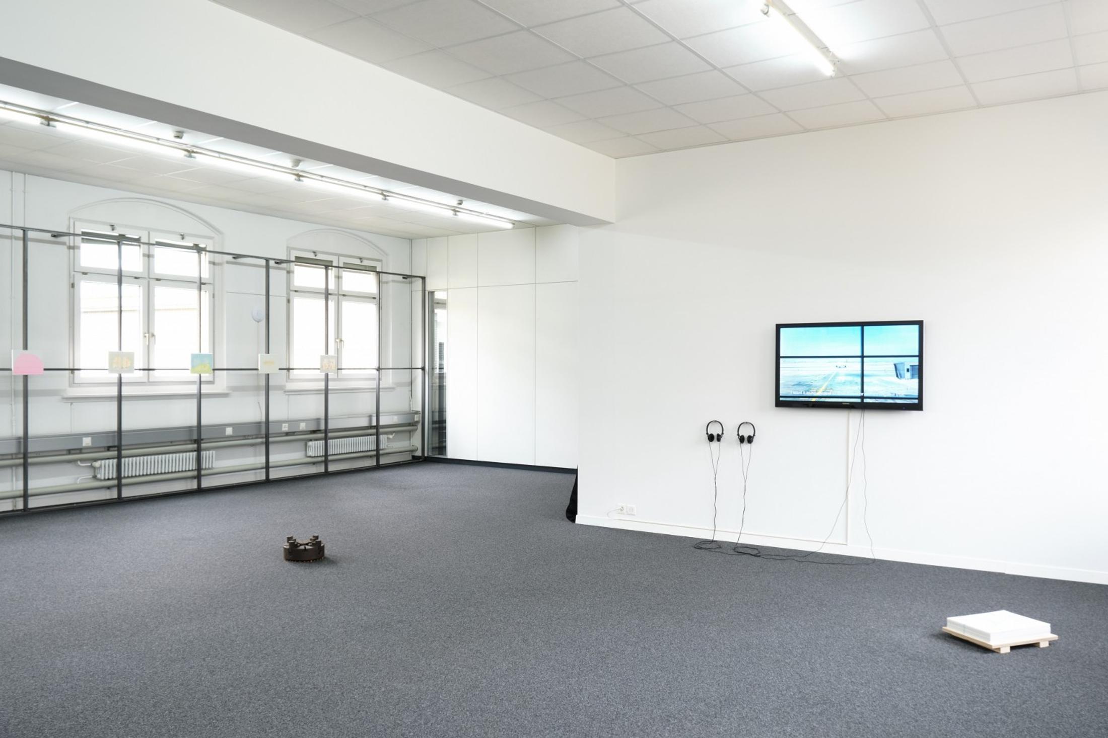 Exhibition View Group Show «Circular gestures» at unanimous consent, Zurich, 2022 / Photo: Philip Ullrich / Courtesy: the artists and unanimous consent