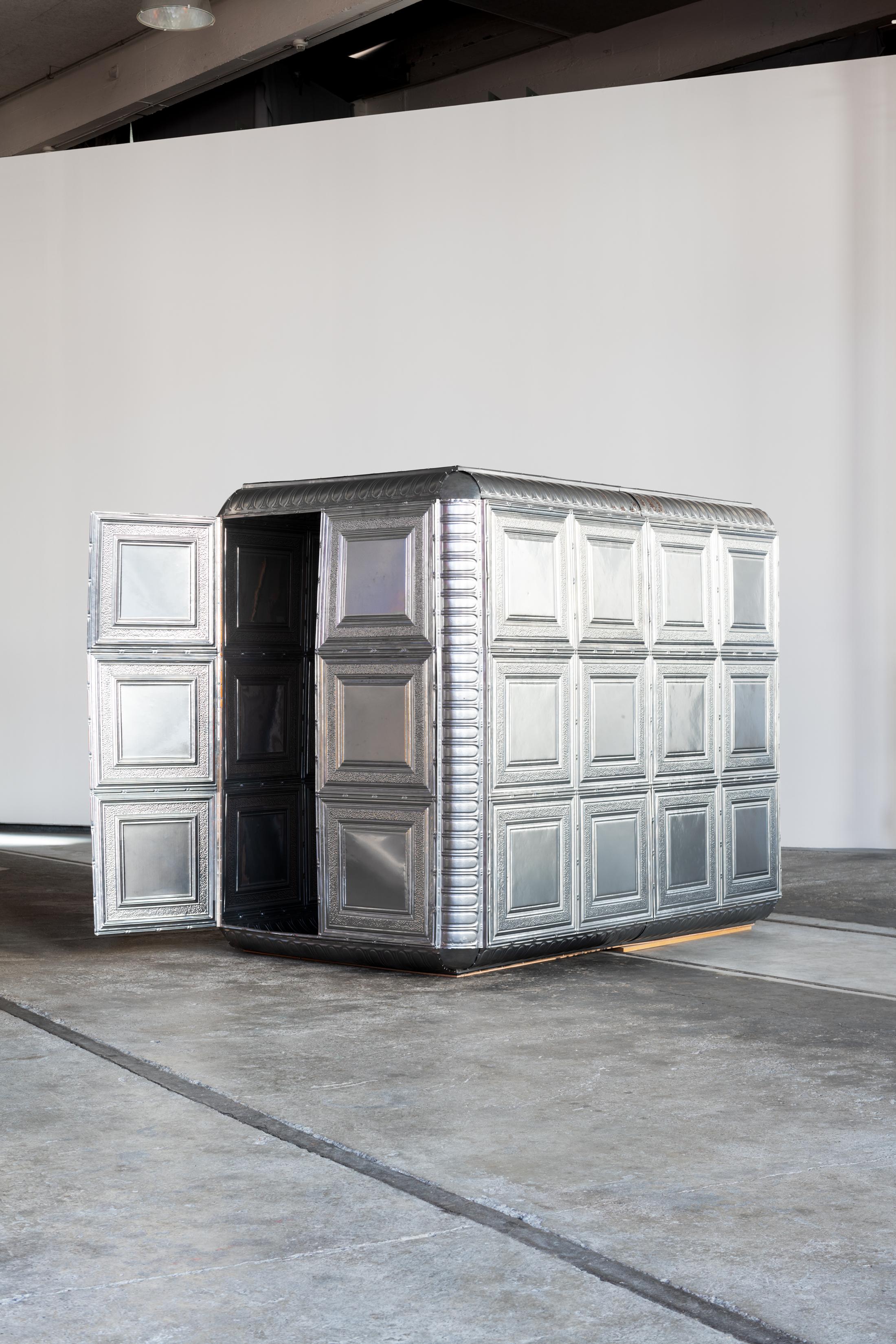 Exhibition View Group Show «Città irreale; view on Bob Gramsma, OI 0381, 2003» at Lokremise, St. Gallen, 2021 / Photo: Sebastian Stadler / Courtesy: Depositum of the Federal Office of Culture Switzerland