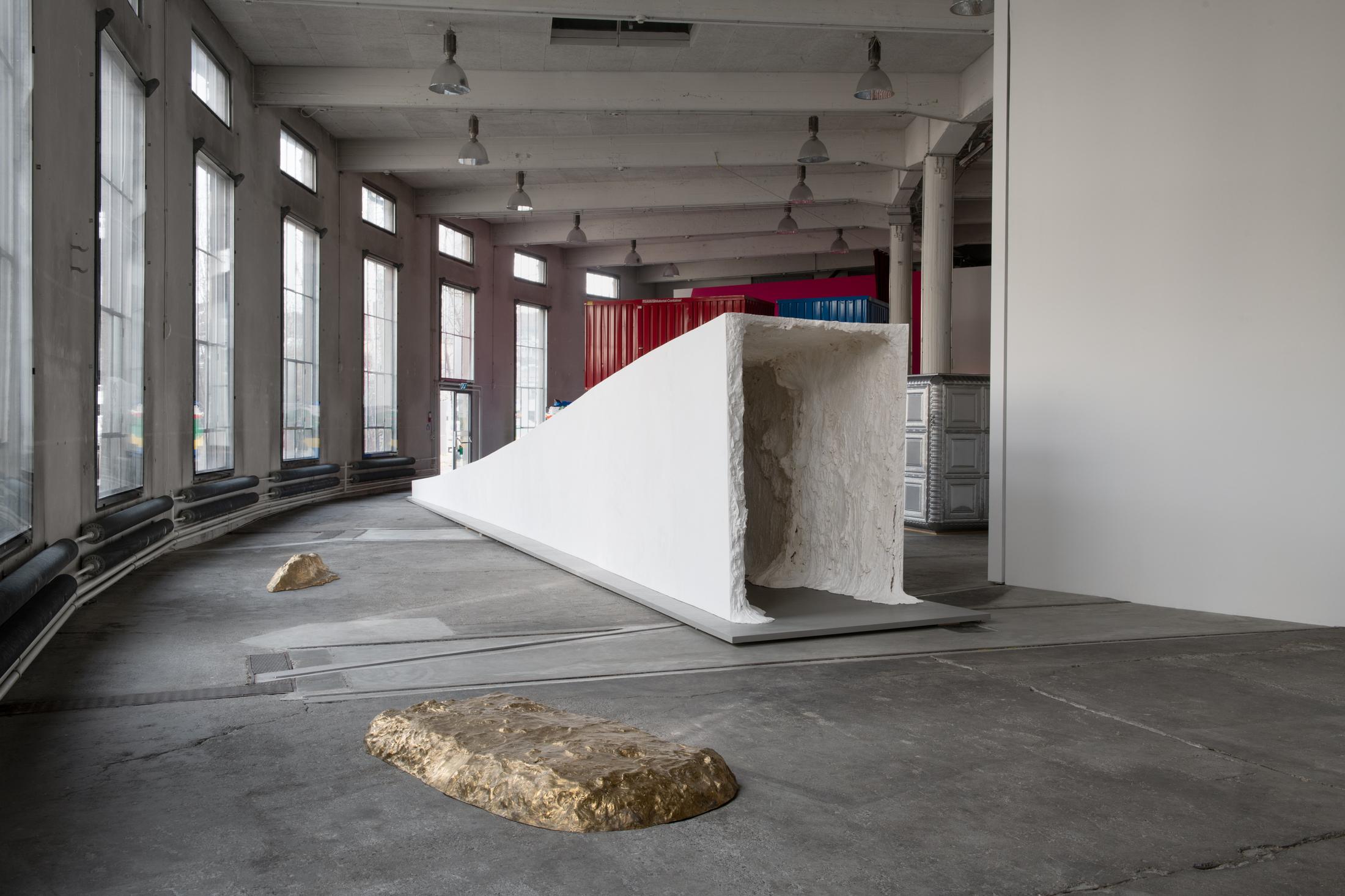 Exhibition View Group Show «Città irreale» at Lokremise, St. Gallen, 2021 / Photo: Sebastian Stadler / Courtesy: the artists and Kunstmuseum St. Gallen