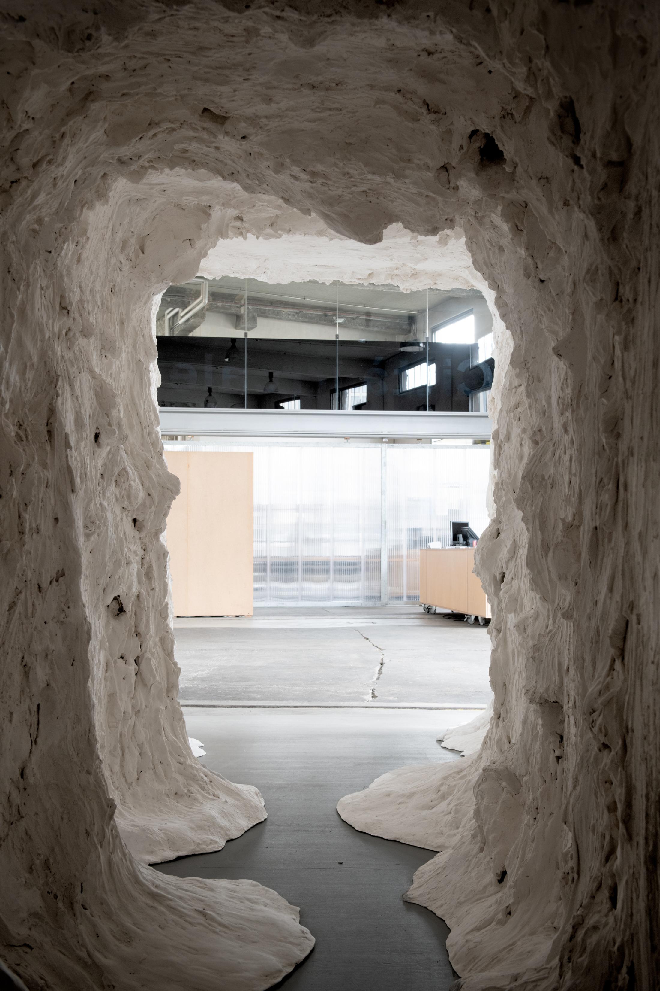 Exhibition View Group Show «Città irreale; view on Sara Masüger, Tunnel, 2014-2020, (detail)» at Lokremise, St. Gallen, 2021 / Photo: Sebastian Stadler / Courtesy: Collection of Kunstmuseum St. Gallen