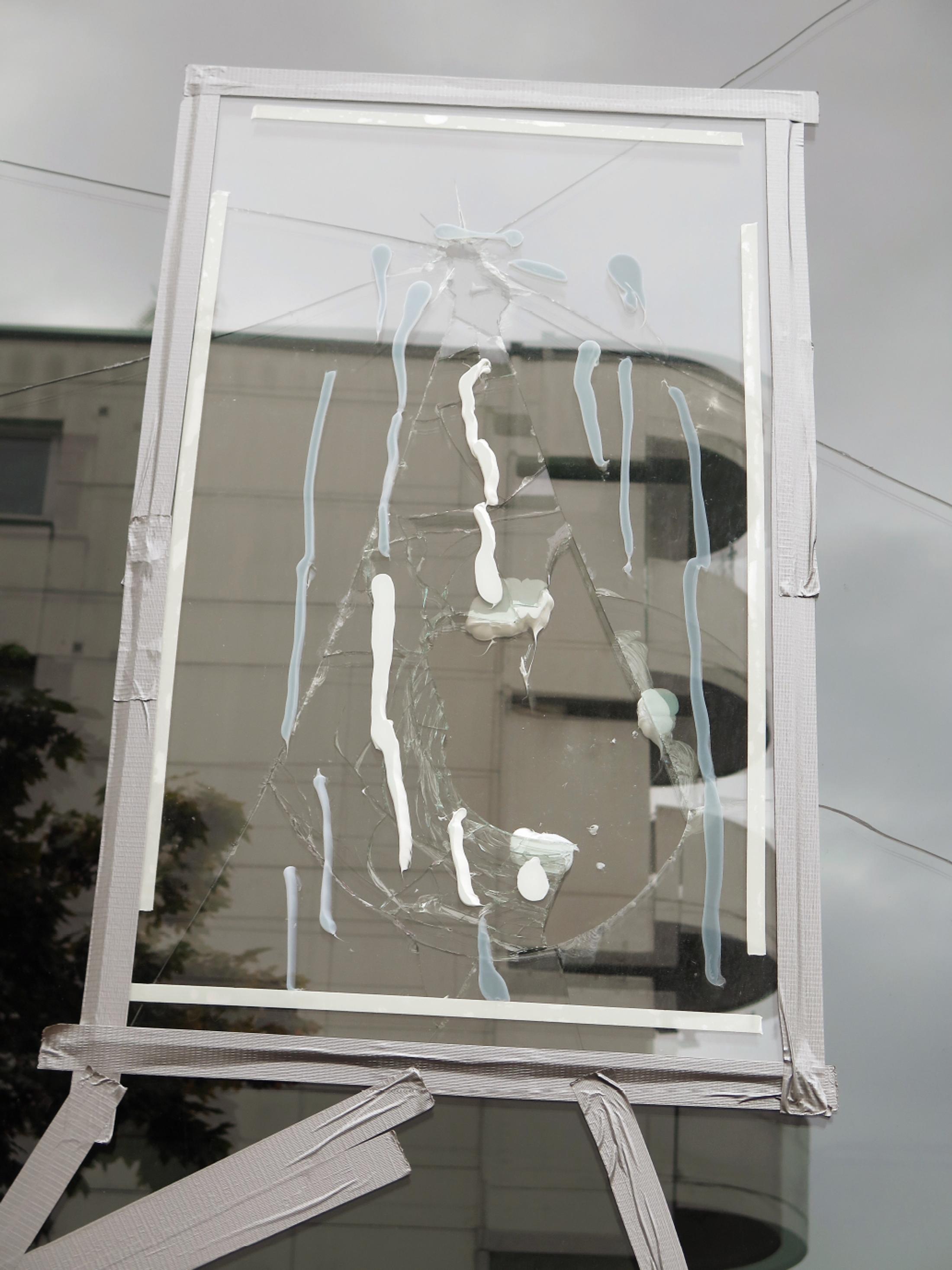 Exhibition View Group Show «Constellations in a Bubble; view on Inka Meißner, Ohne Titel, 2021» at Kirchgasse Gallery, Steckborn, 2021 / Photo: CE / Courtesy: the artists and Kirchgasse Gallery