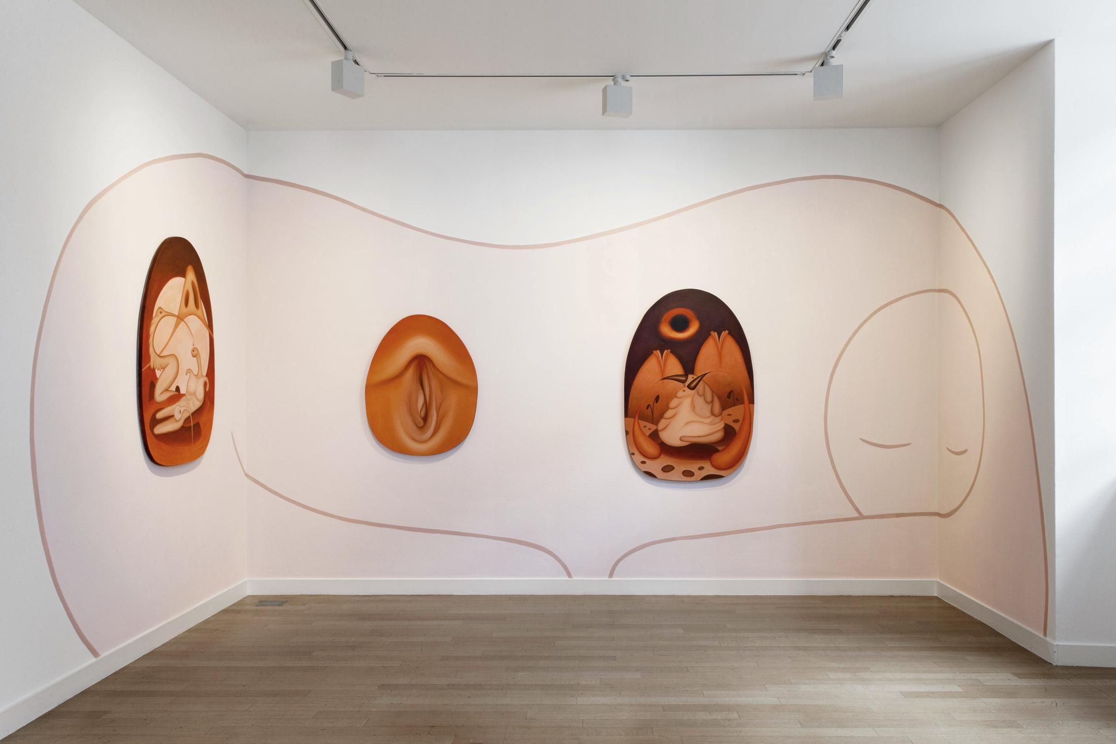 Exhibition View Group Show «Contrology; view on Marianne Vlaschits, Installation with wall drawing (2021) and four paintings» at Kunst Raum Riehen, 2021 / Photo: Gina Folly / Courtesy: the artist and Kunstraum Riehen