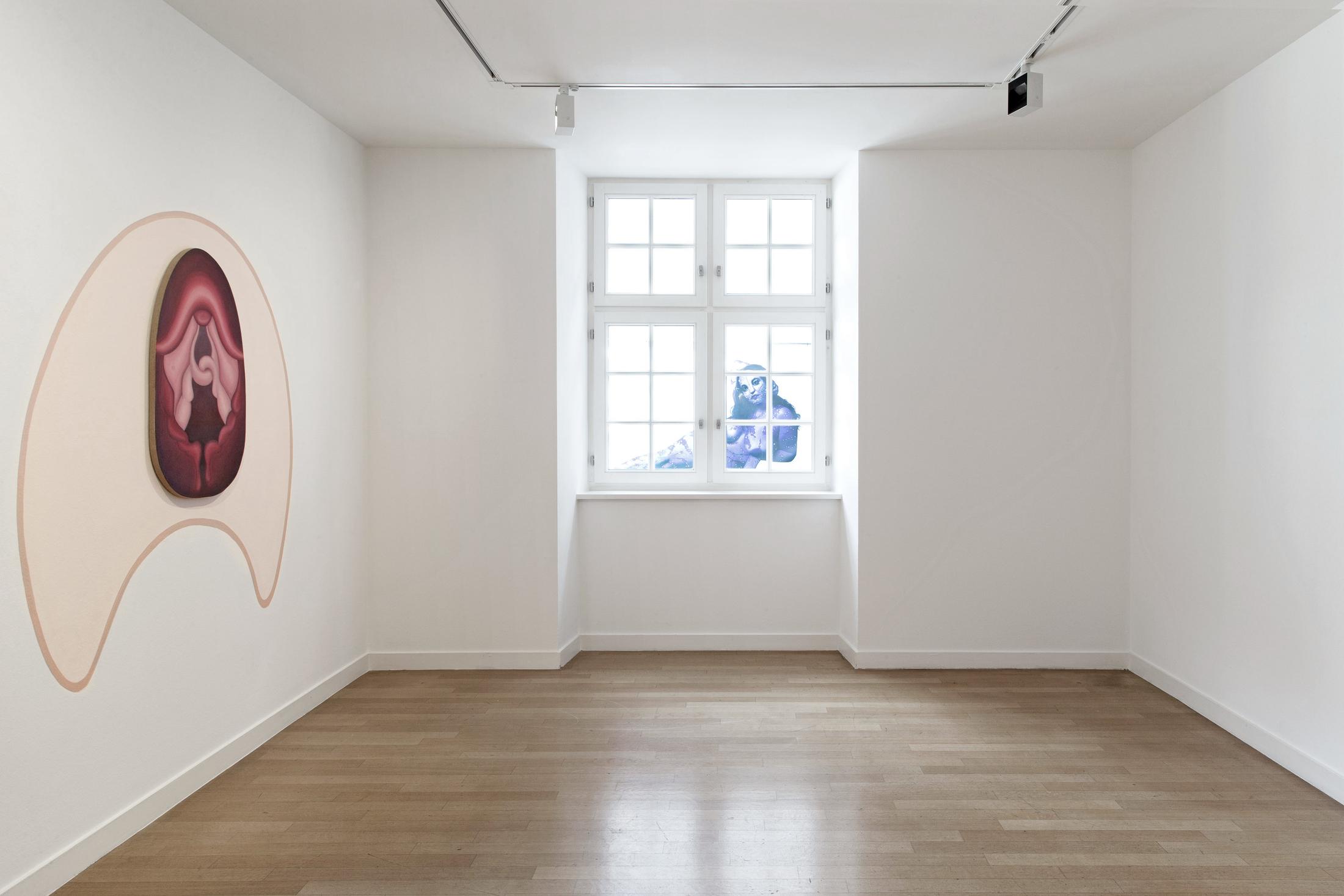 Exhibition View Group Show «Contrology; view on Marianne Vlaschits, Installation with wall drawing (2021) and four paintings» at Kunst Raum Riehen, 2021 / Photo: Gina Folly / Courtesy: the artist and Kunstraum Riehen