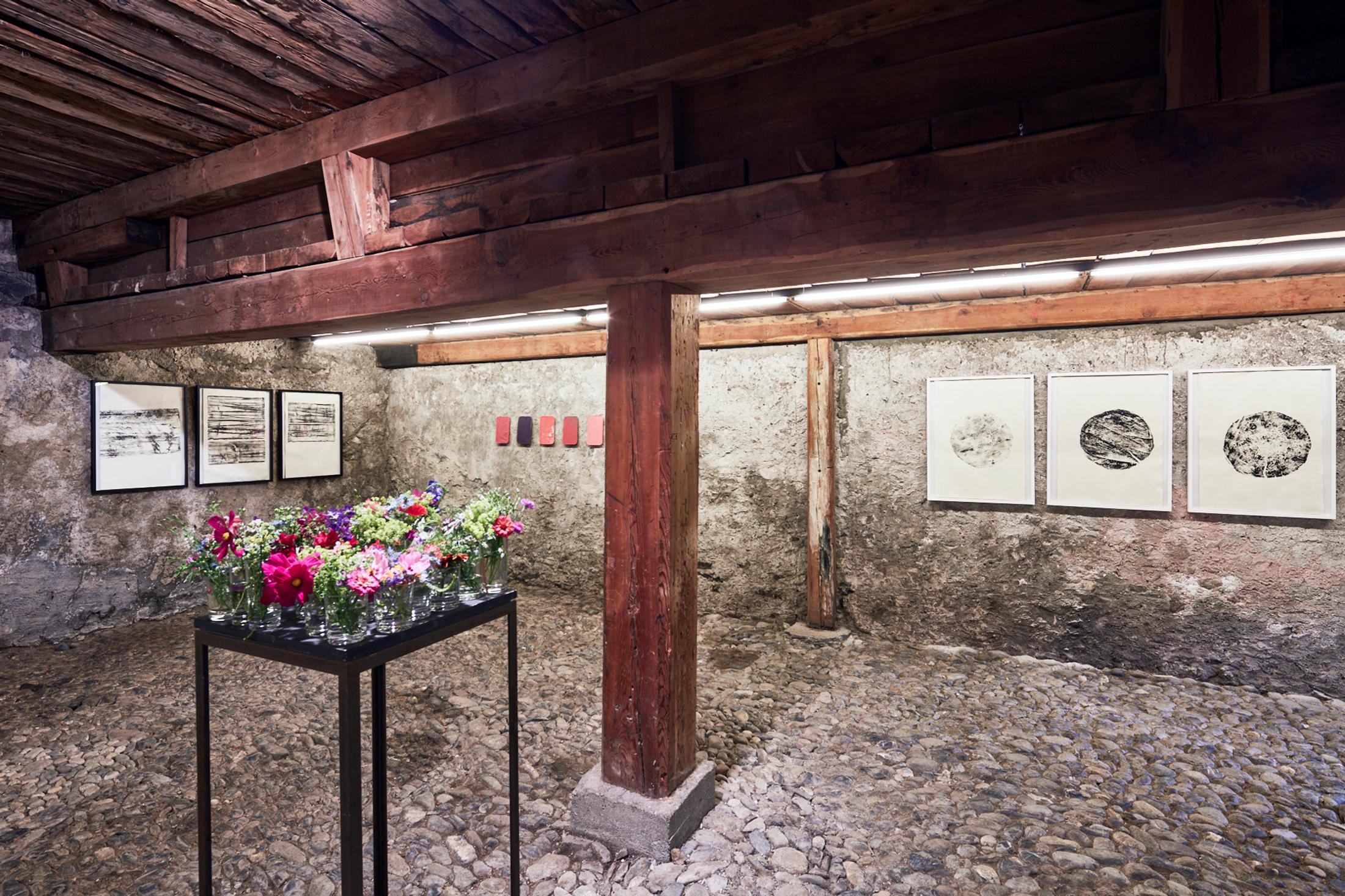 Exhibition View Laura Bott at Stalla Madulain, Madulain, 2019 / Photo: Philippe Hubler / Courtesy: the artists and Stalla Madulain