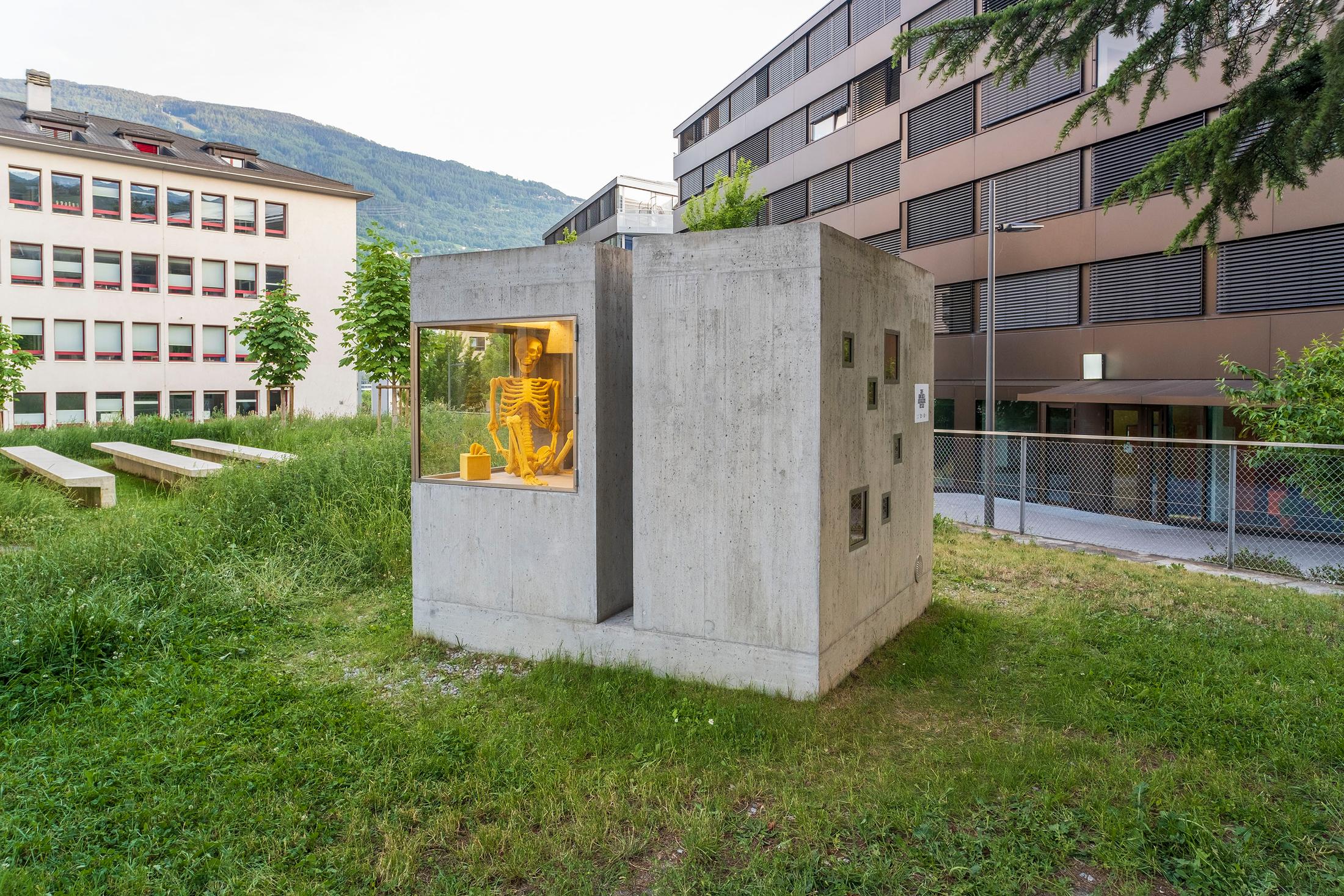 Exhibition View Duo Show «Fool's Gold» at Lemme, Sion, 2022 / Photo: Romain Iannone / Courtesy: the artists and Lemme