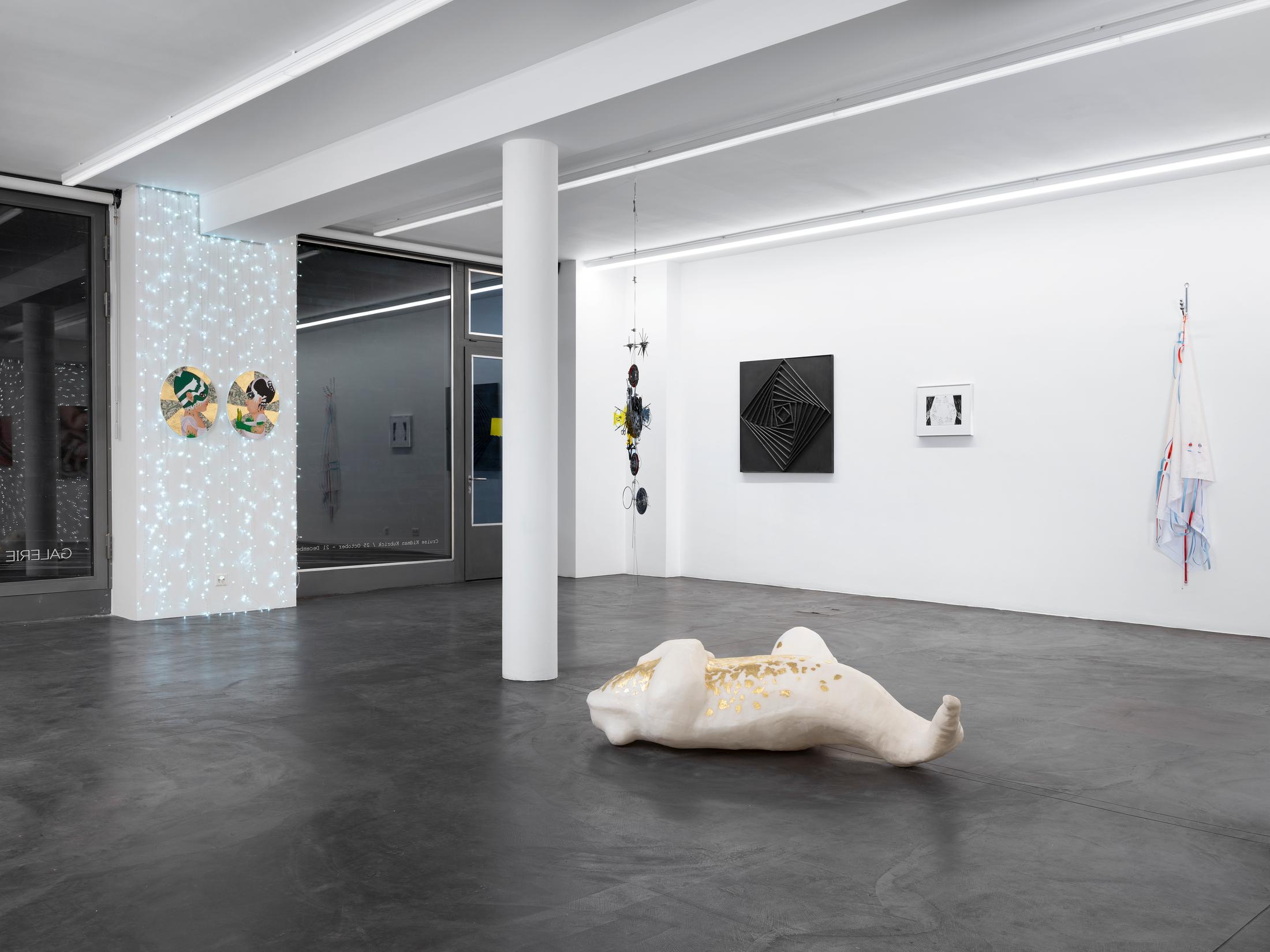 Exhibition View Groupshow «Cruise Kidman Kubrick» at Galerie Maria Bernheim, Zurich, 2019 / Photo: Julien Gremaud / Courtesy: the artist and Galerie Maria Bernheim